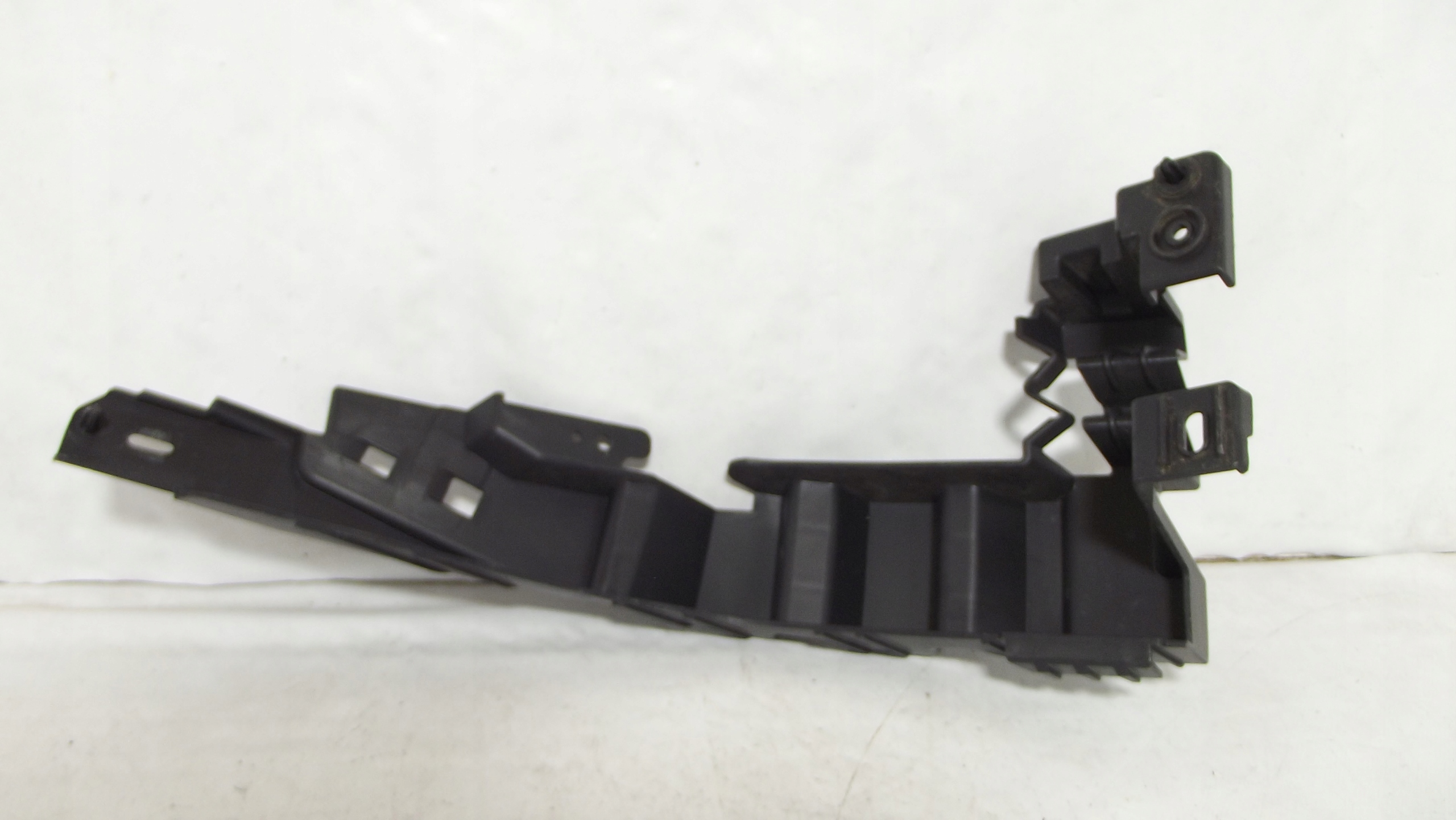 Jaguar E Pace lift holder bumper bracket left rear part M9C3-17A882-A