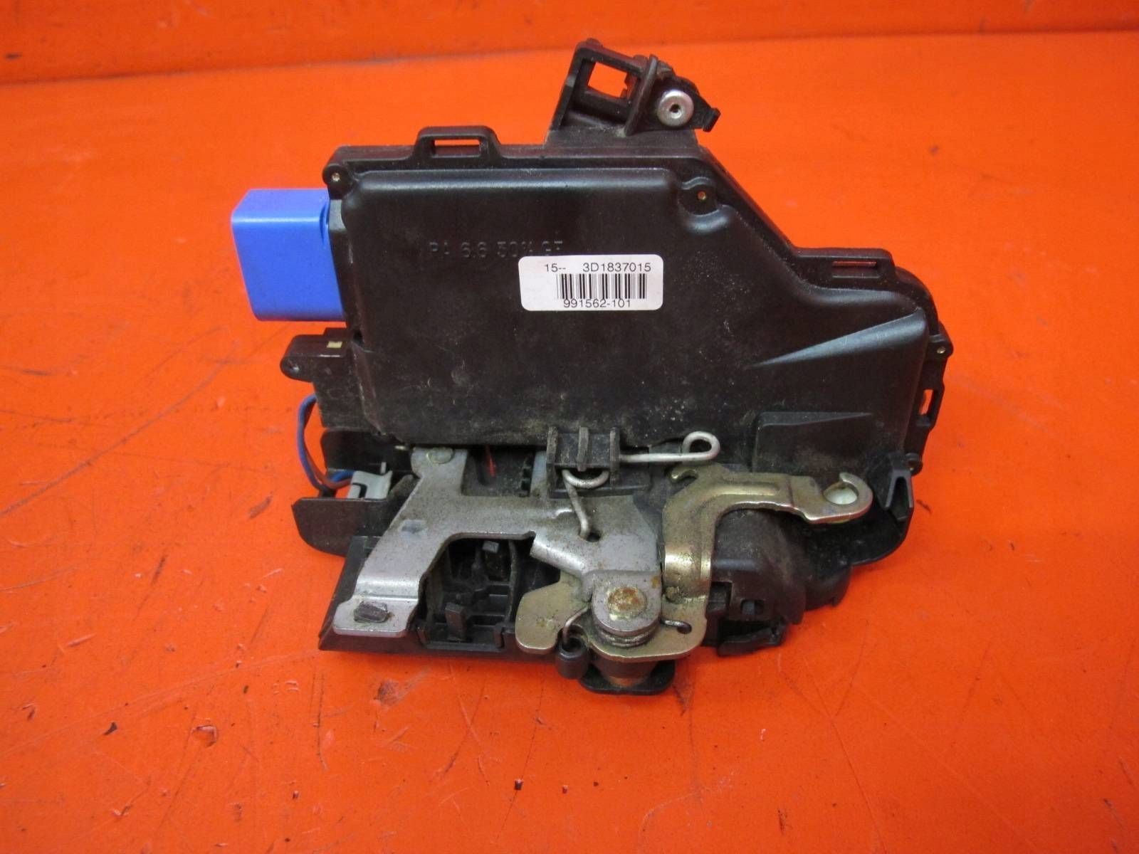 VW TOUAREG 7LA lock door left front front 9 PIN 3D1837015 EUROPA