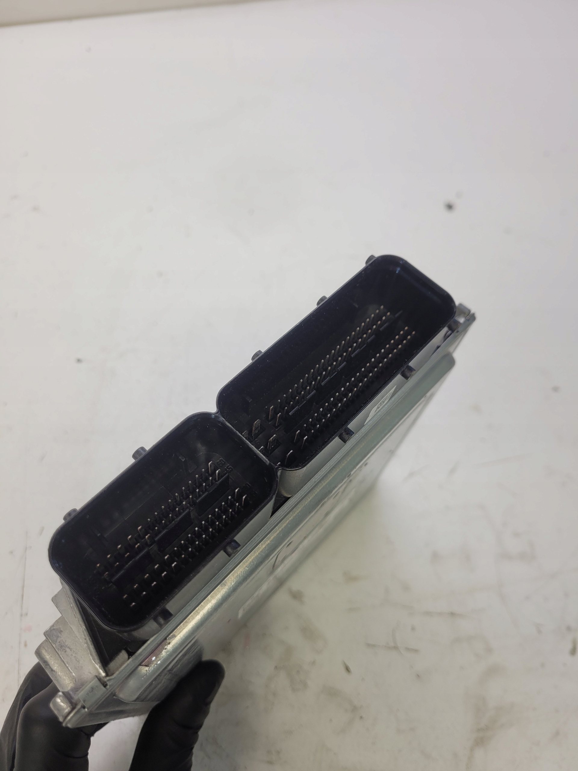 computer control unit of the engine AUDI A6 C6 2.8 FSI 4F2910552C 4F0907552A