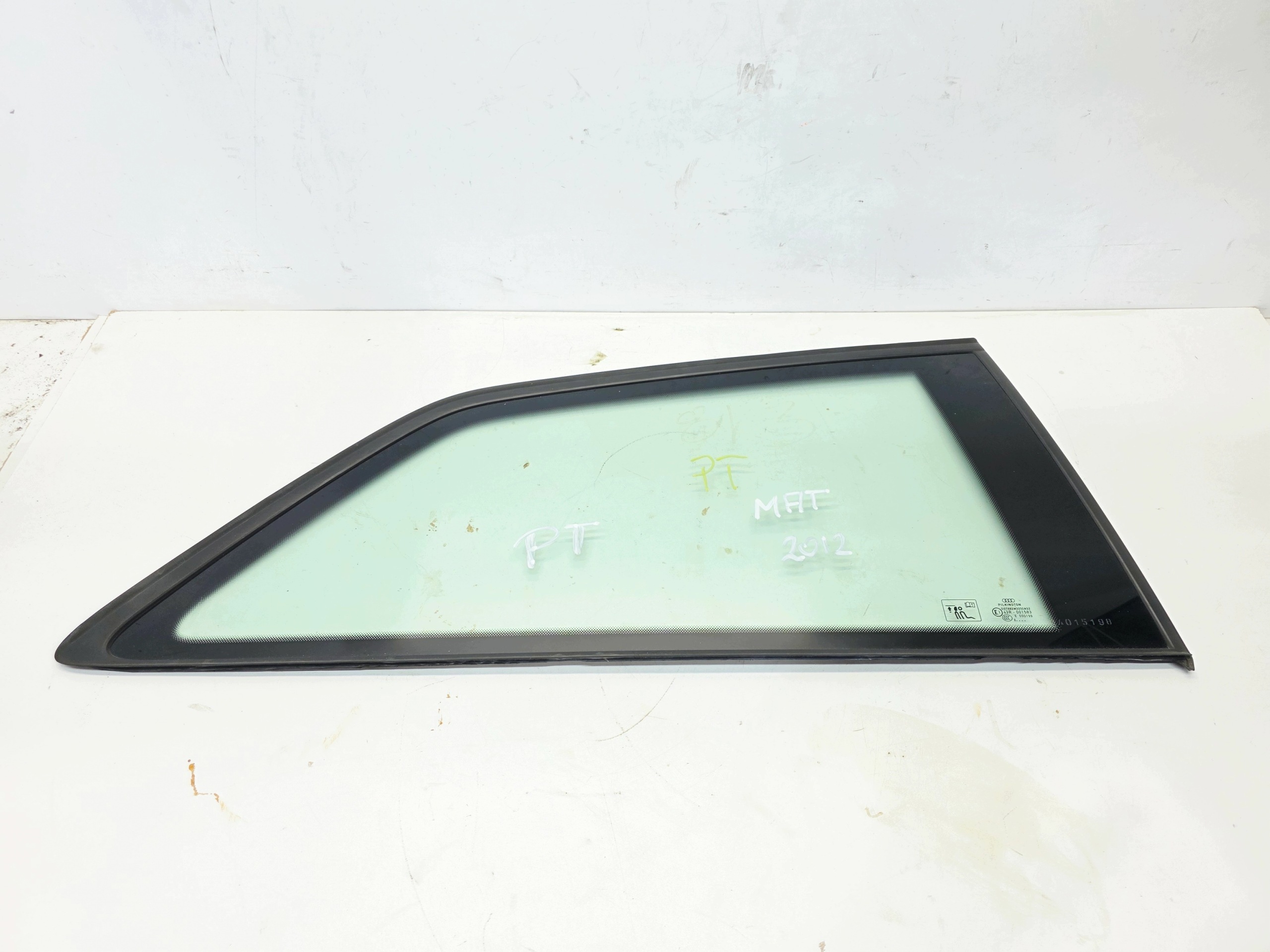 window bodywork right rear part below LISTWE MAT AUDI A3 8V 3 door 8V3 2012