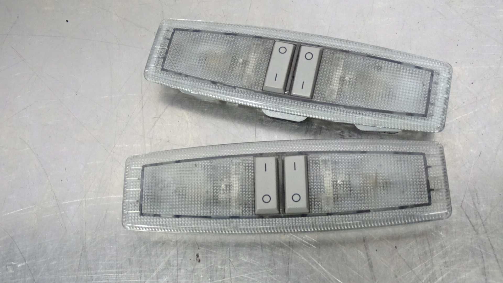 OŚWIETLENIE KABINY TYŁ OPEL ZAFIRA B 1.7 CDTI 13101641