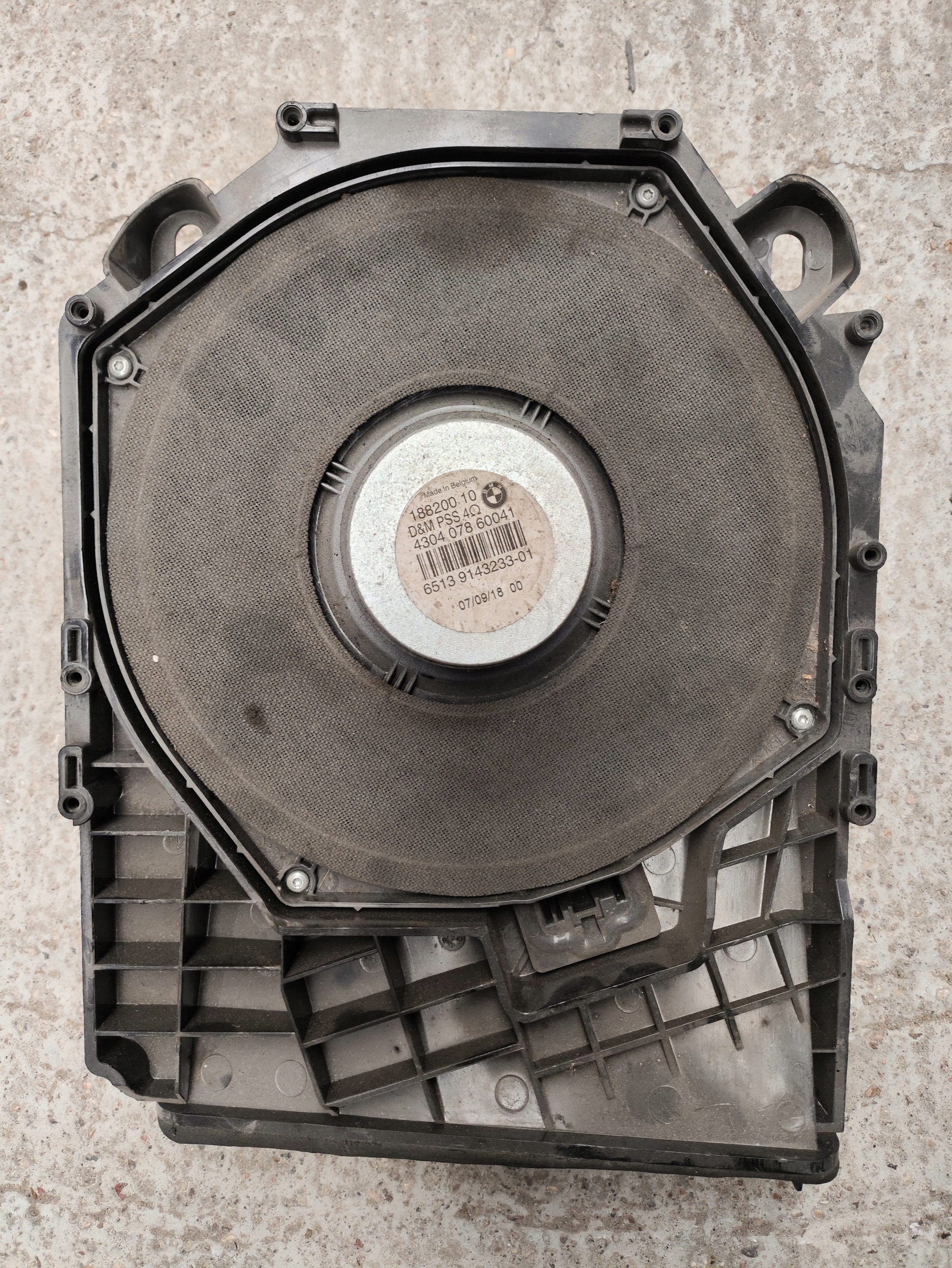 BMW E90 E87 speaker BASOWY NISKO TONOWY W PODLOGE