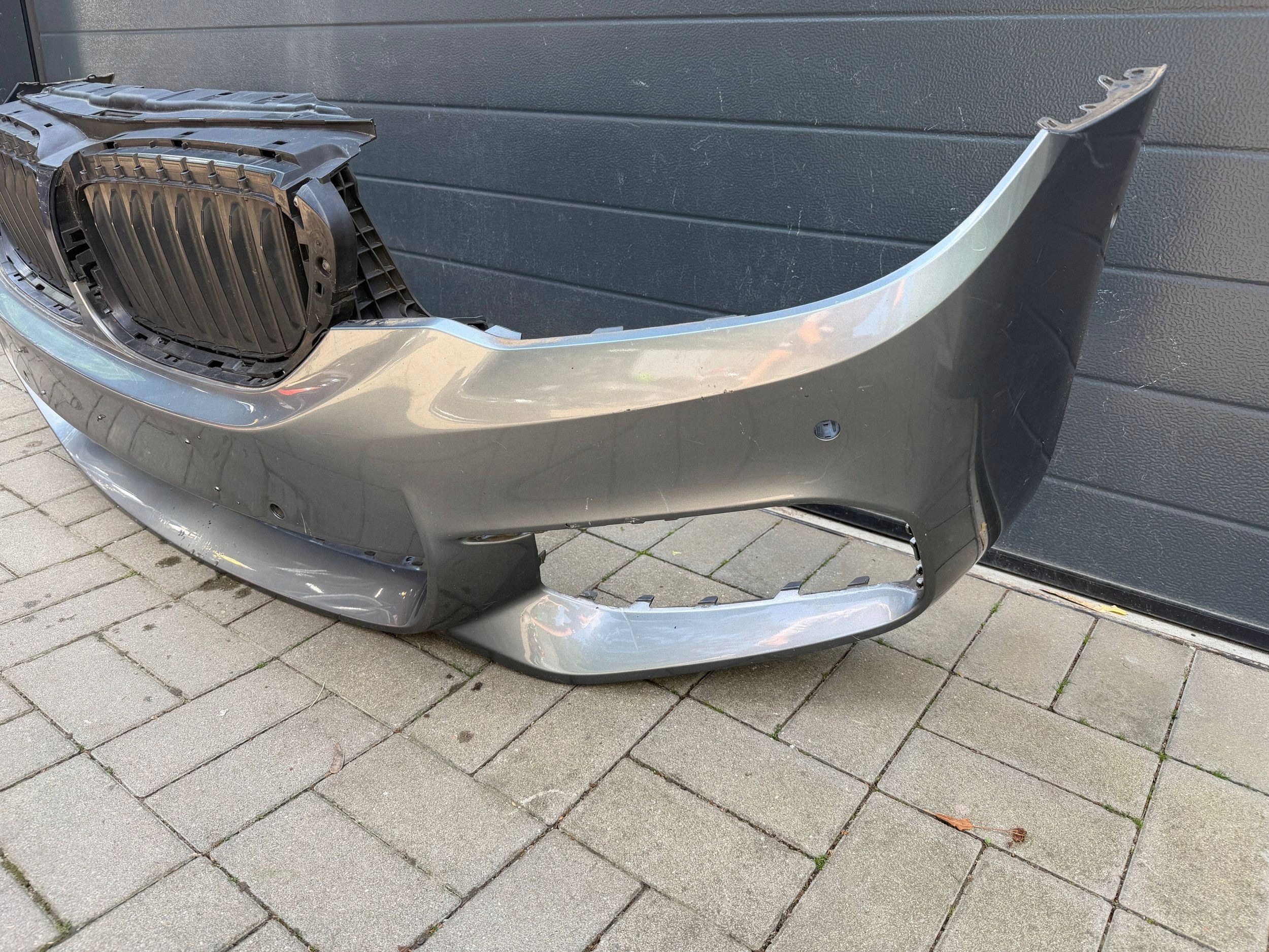 Bmw 5 G30 G31 blinds 16- M pakiet bumper front front