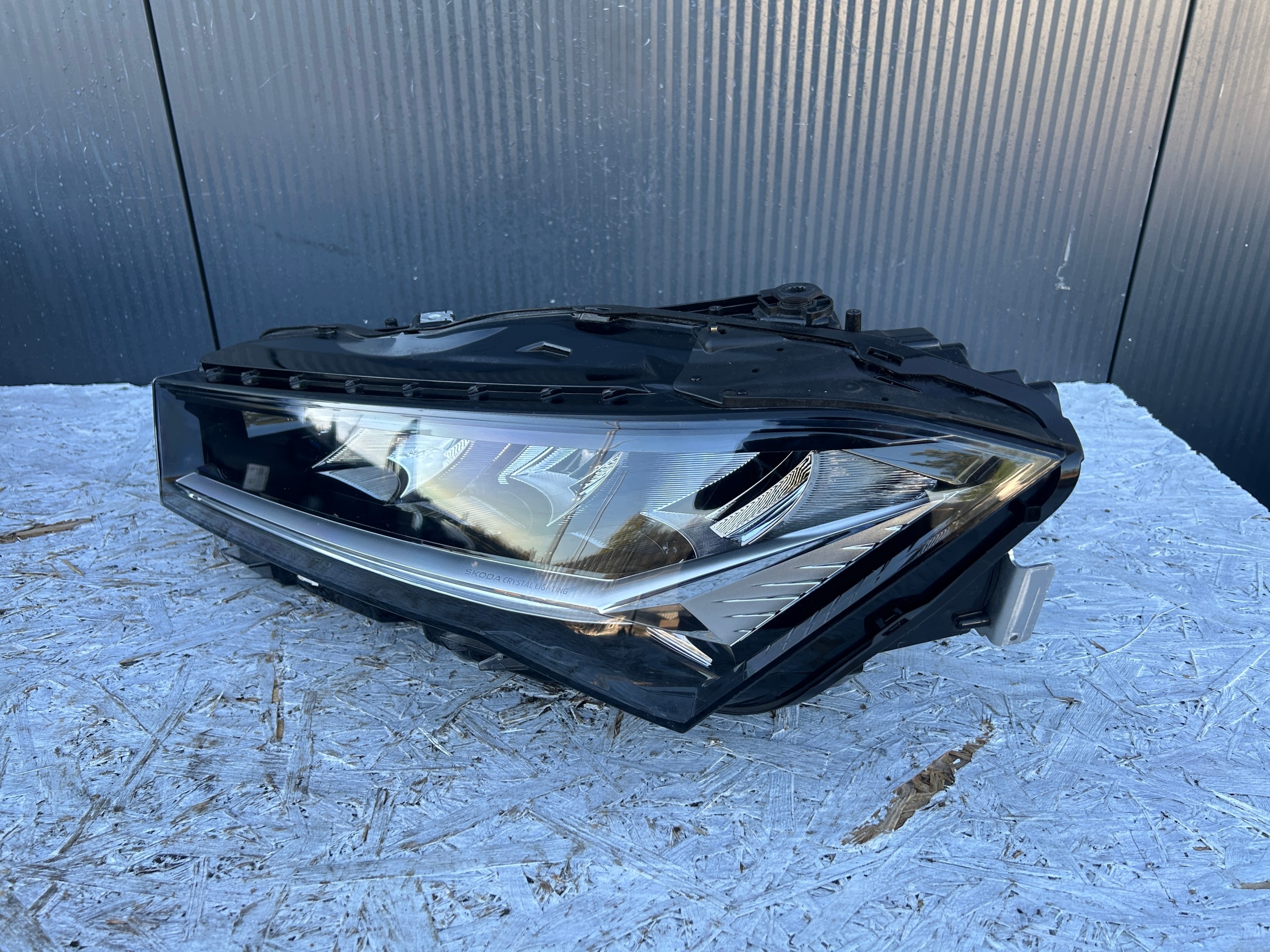 light left front front FULL LED SKODA SUPERB IV 23- 3P1941015