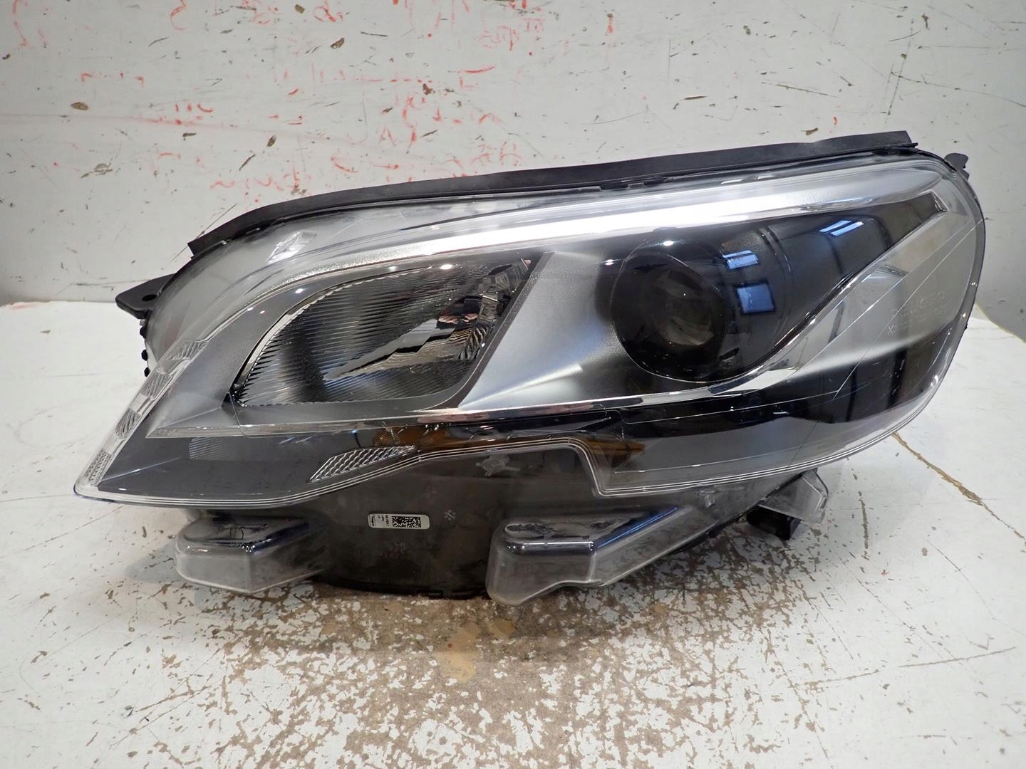 light front left PEUGEOT EXPERT III 2016- BI-XENON