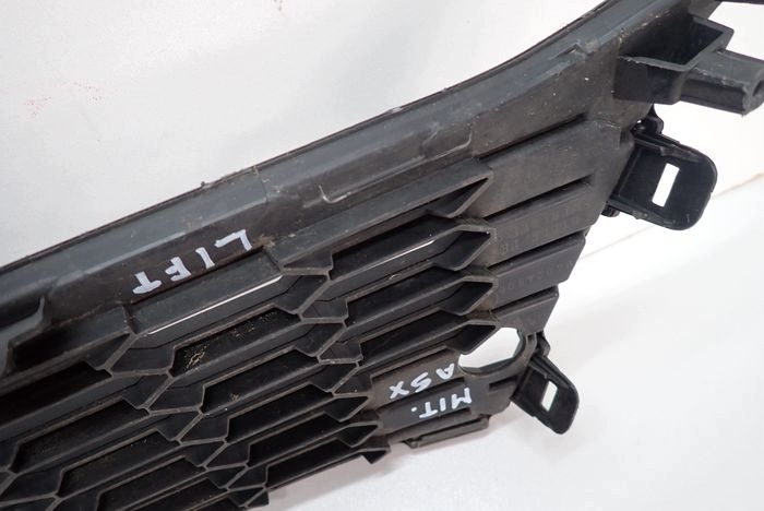 MITSUBISHI ASX LIFT 17- grid of a bumper front front