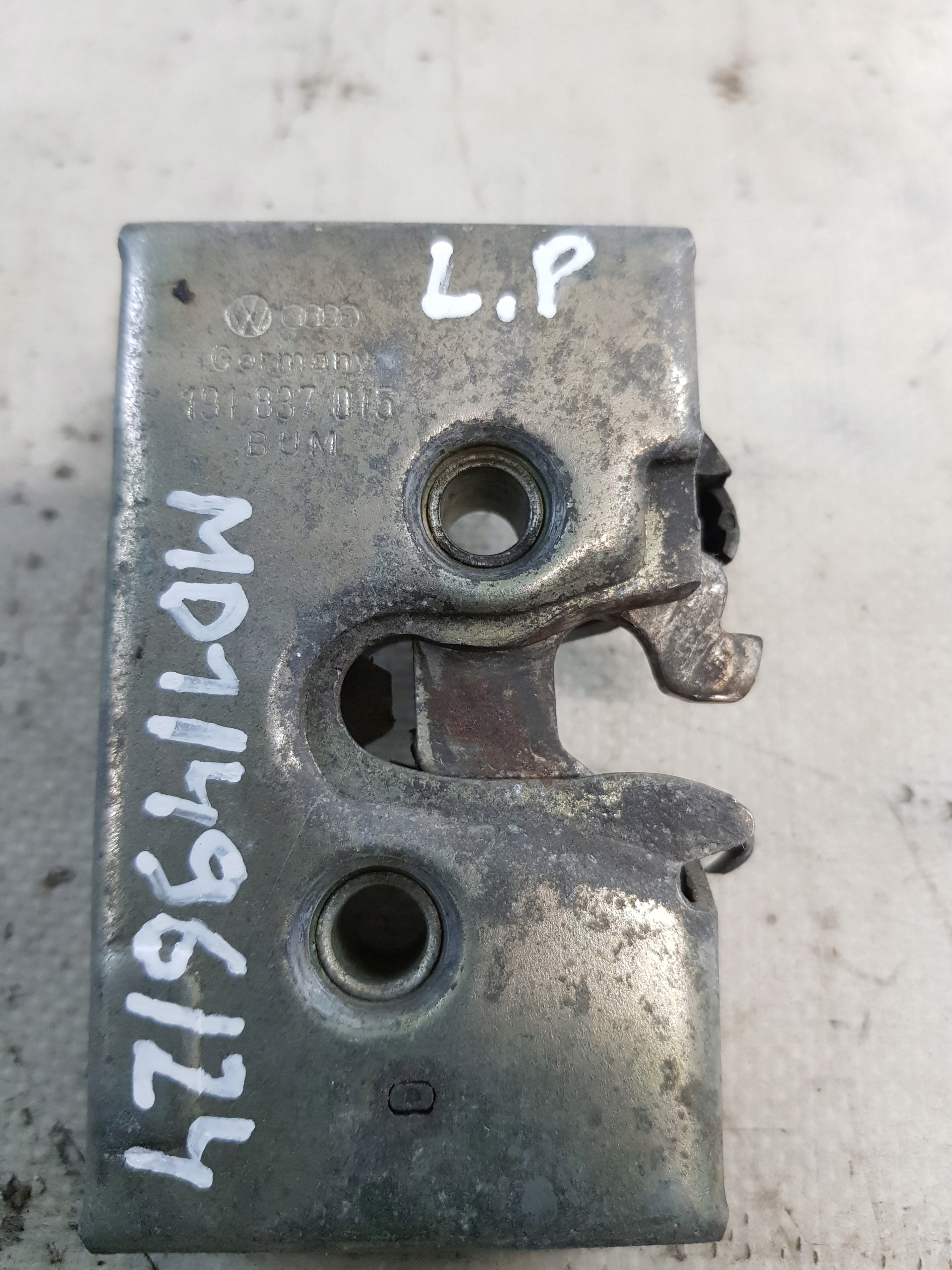 lock door left front GOLF II 191837015