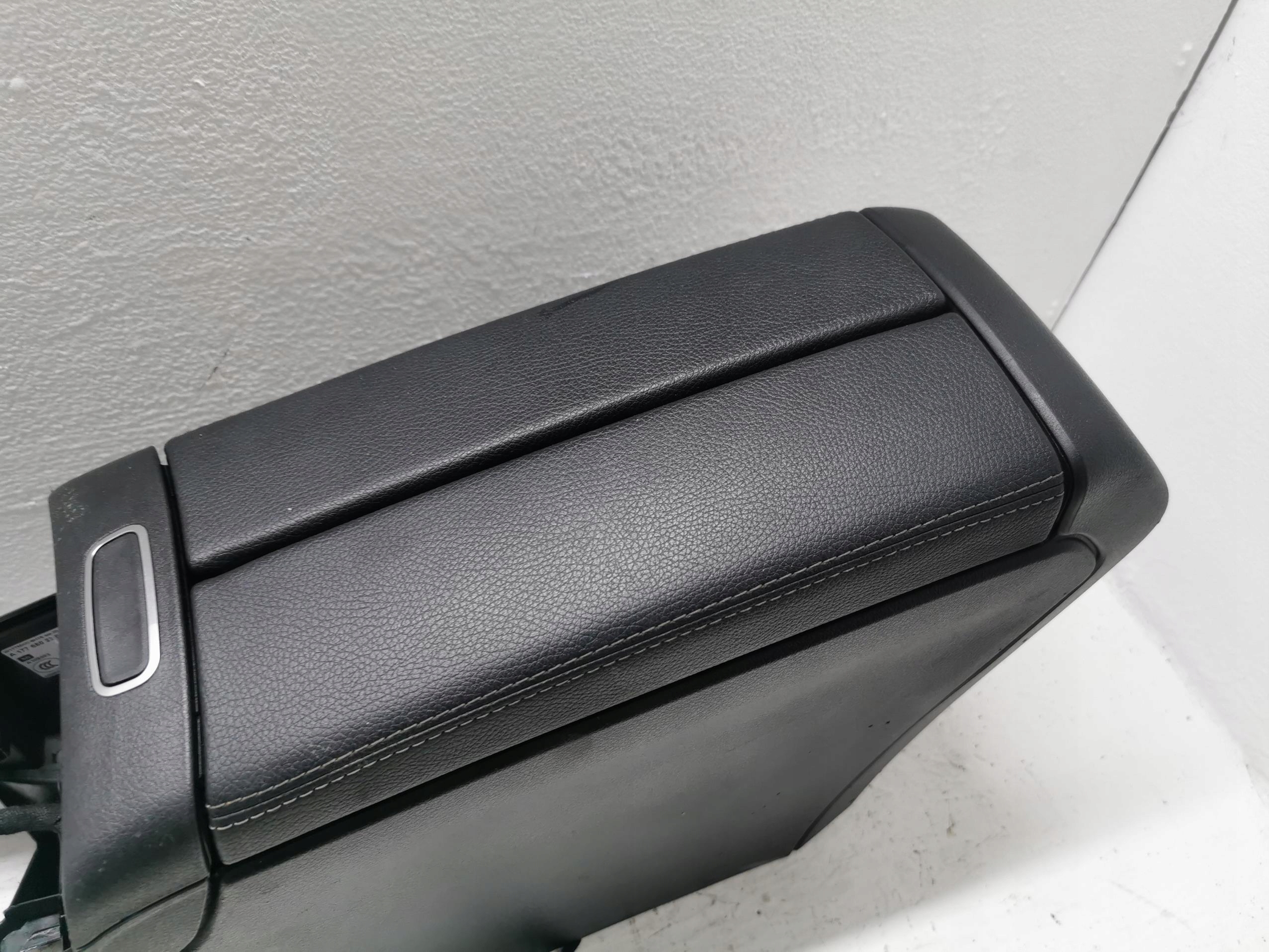 TUNEL mitte MERCEDES A-KLASA W177 18- EU