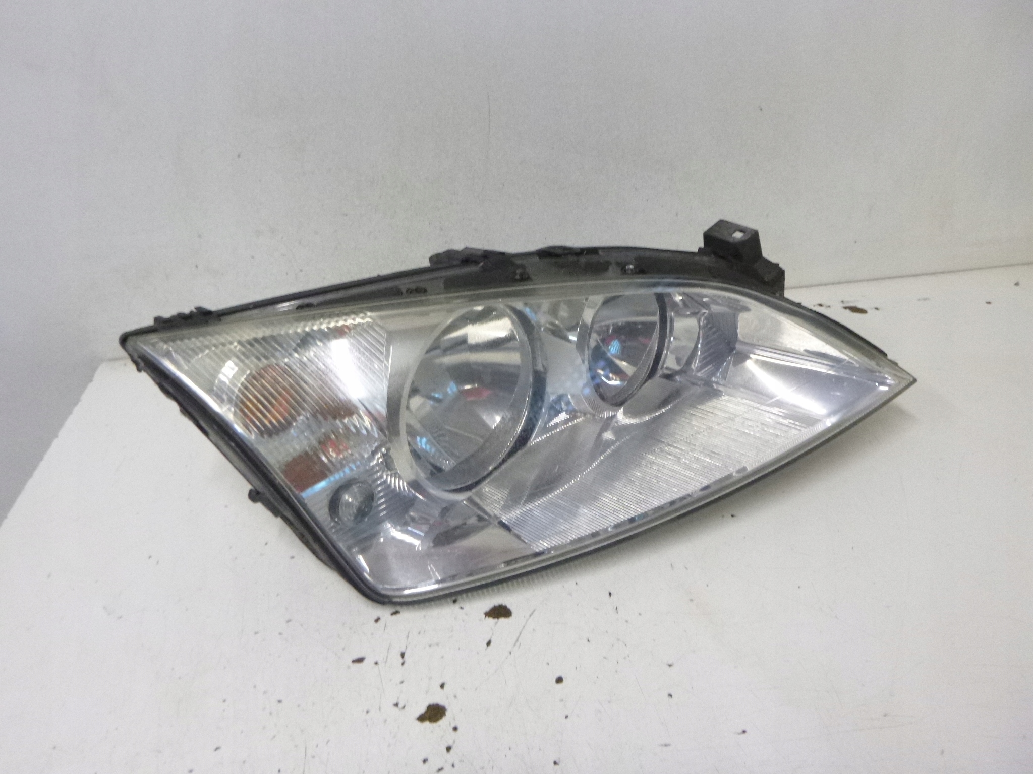 light front Ford Mondeo III 03r.