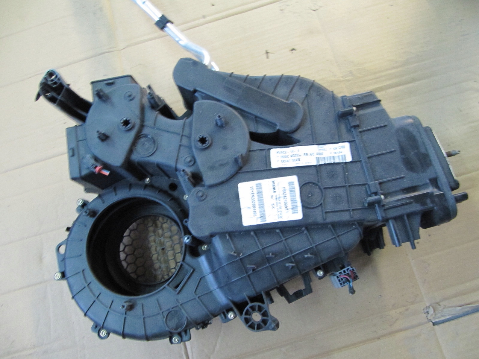 CHRYSLER PACIFICA 17- радиатор отопителя зад задняя 3.6 в крыло