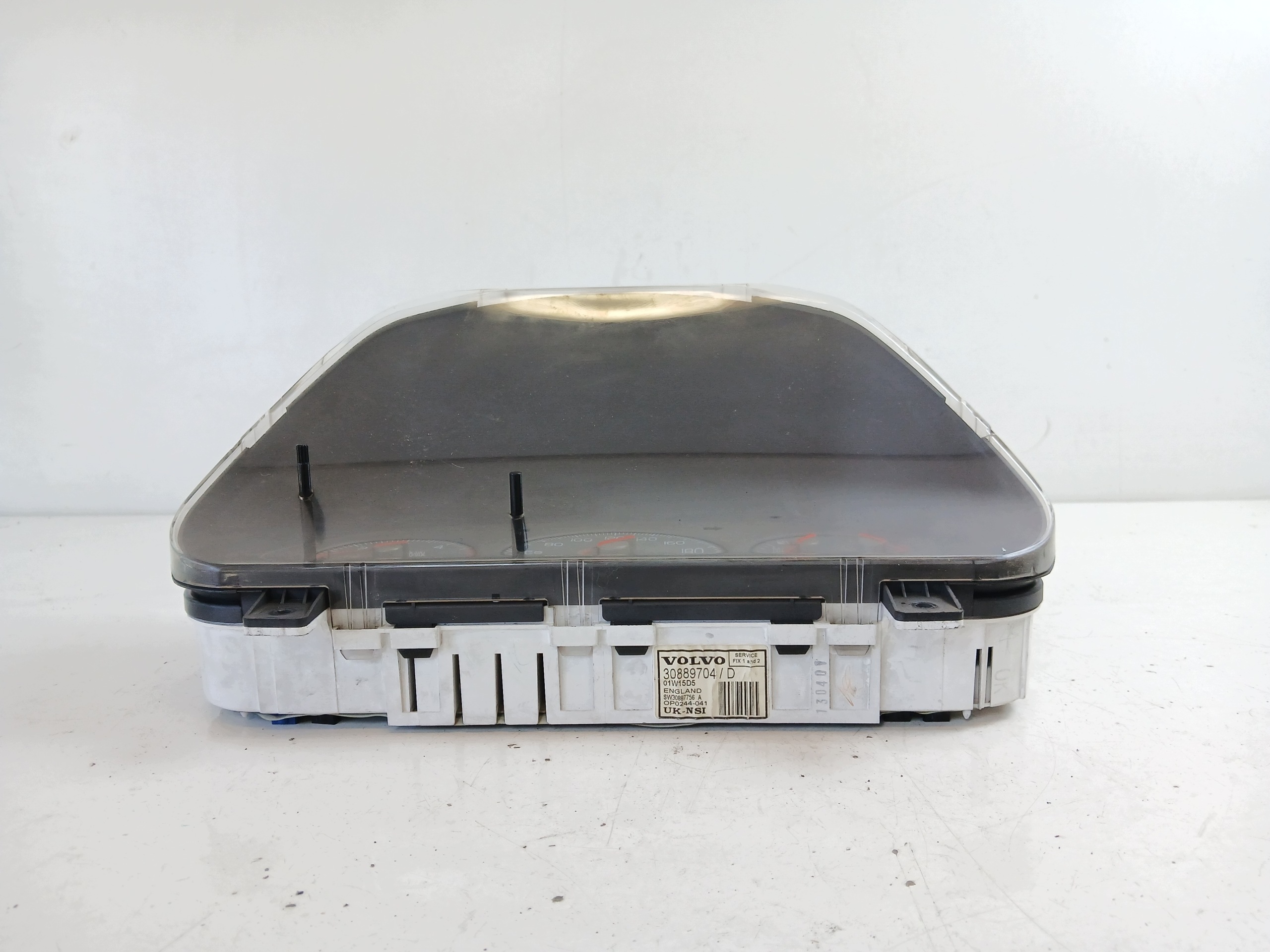 VOLVO V40 and 1.9 D dials dials 30889704D