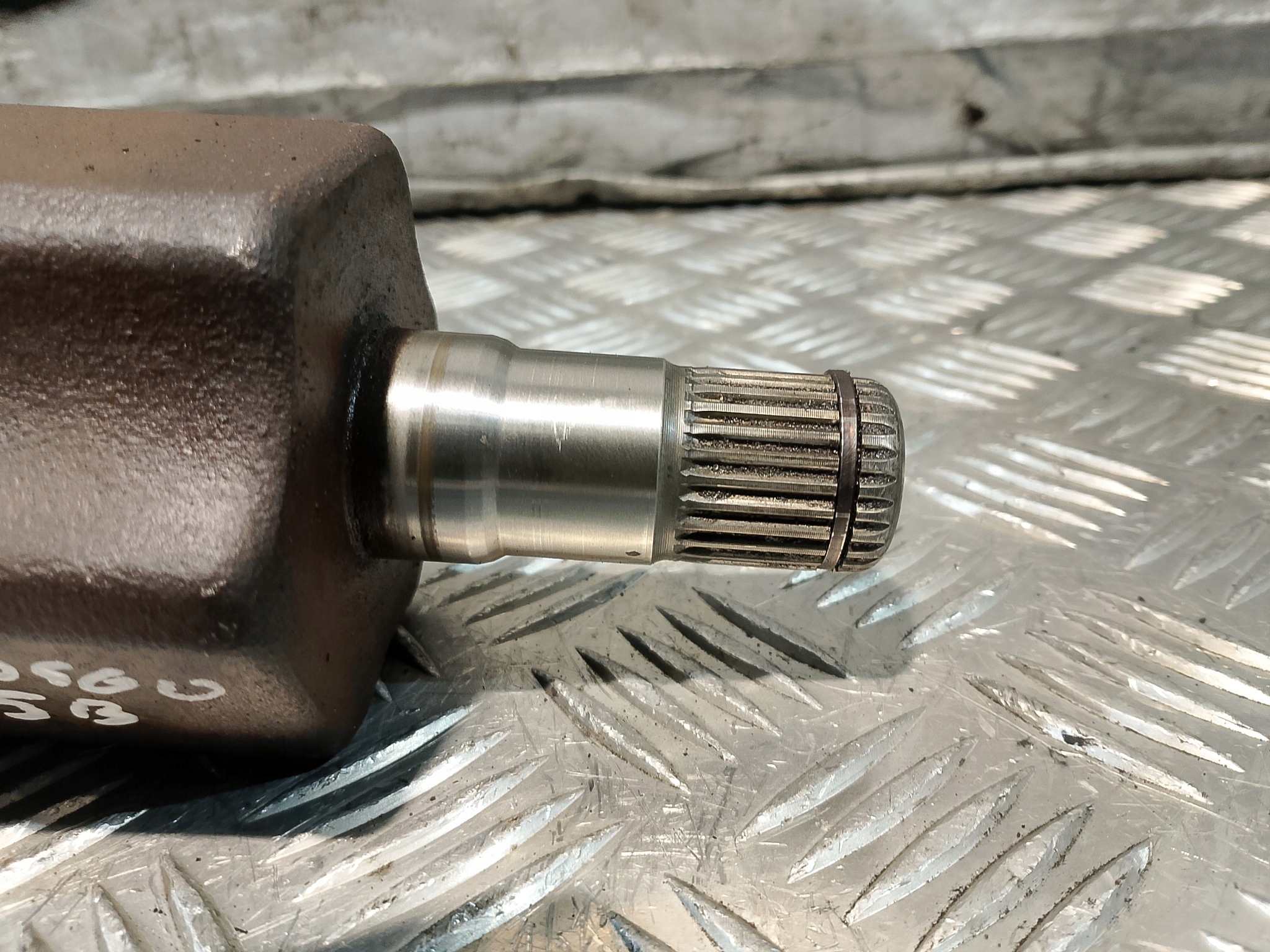 semi-axis left short. VOLVO S60 2.5 T