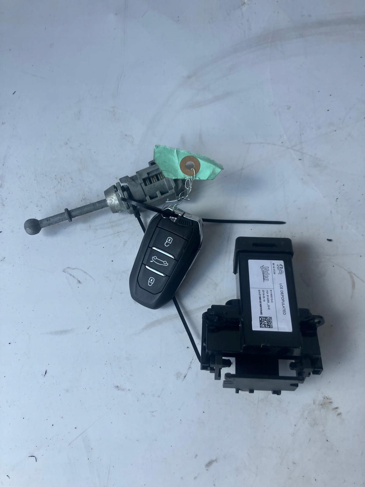 Allumage Insert de la serrure Clé C4 PICASSO II 9814247280