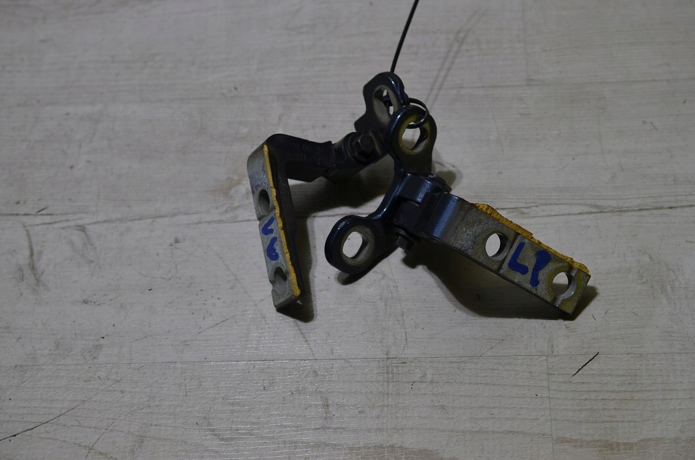 hinge door left front Volvo V40 II lift