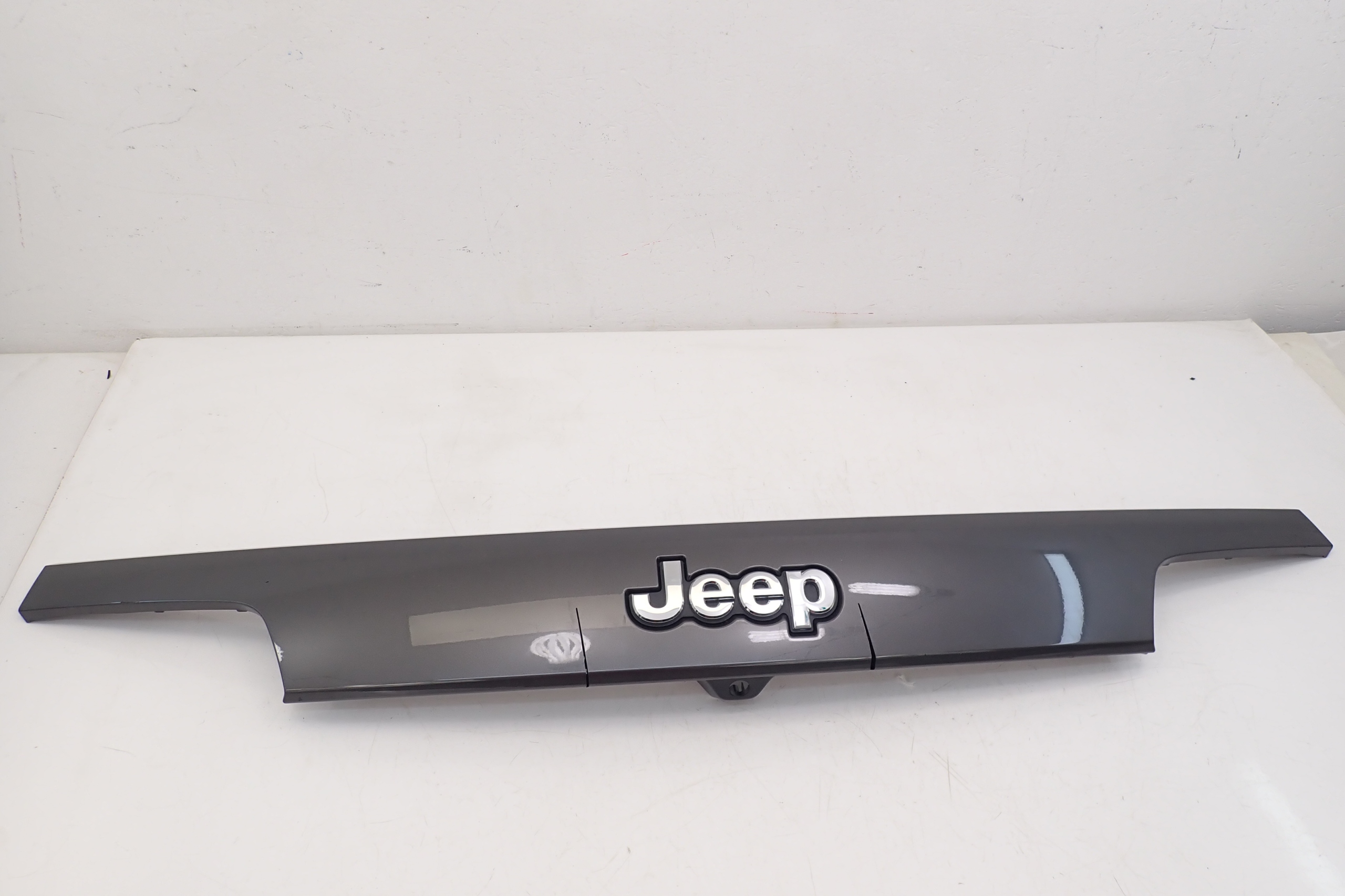 JEEP GRAND CHEROKEE WK2 BLENDA KLAPA TYŁ KAMERA Typ samochodu Samochody osobowe