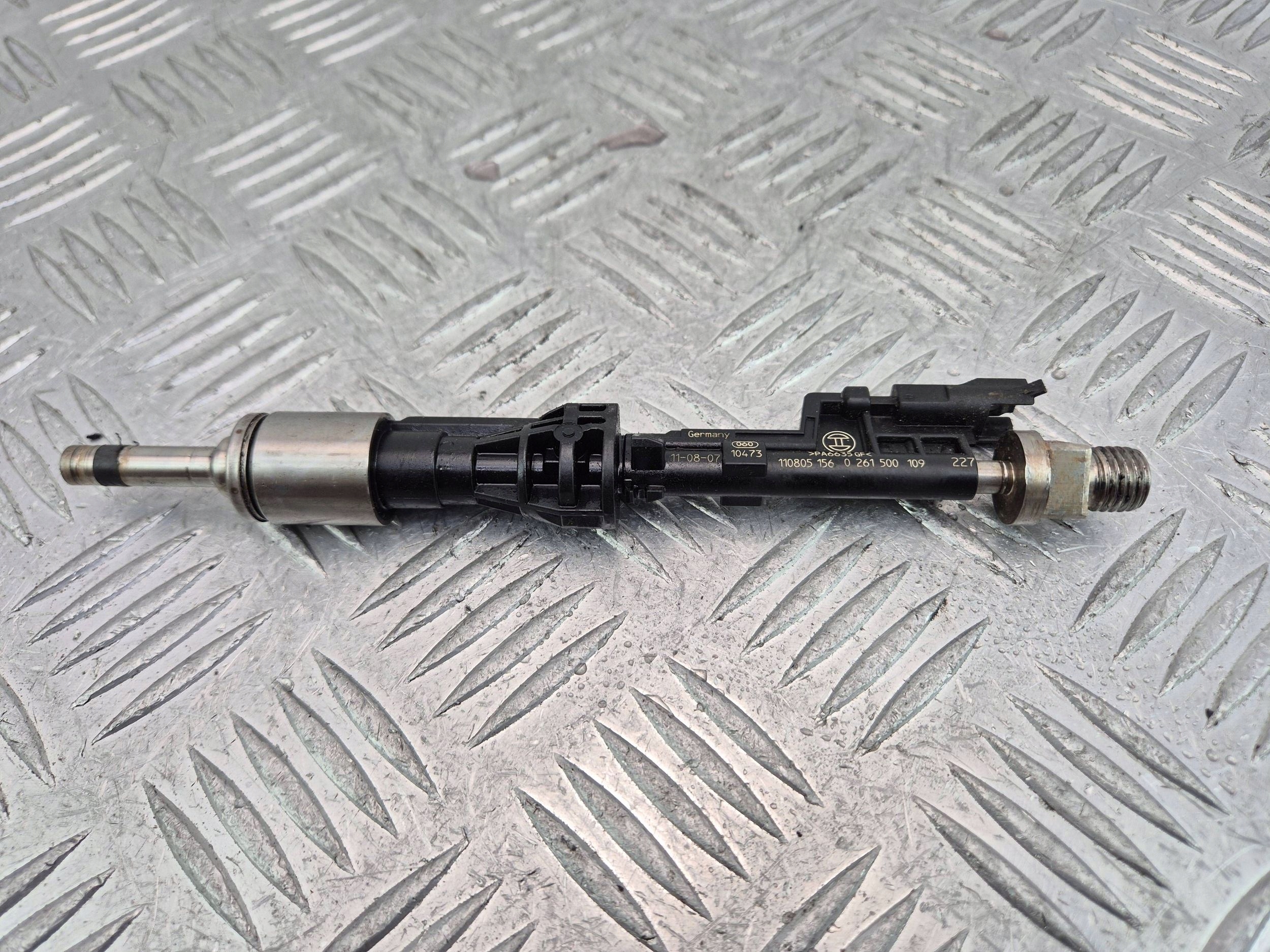 BMW X1 E84 xDrive 20i N20B20A injector 7597870