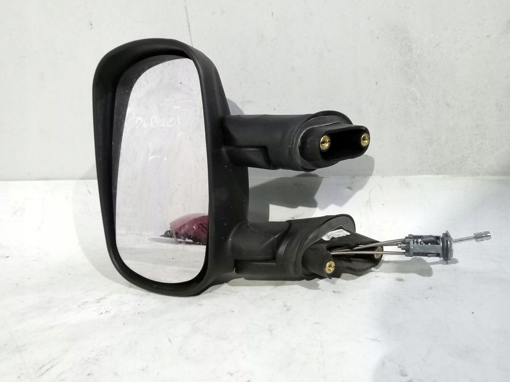 Fiat Doblo and mirror left manually