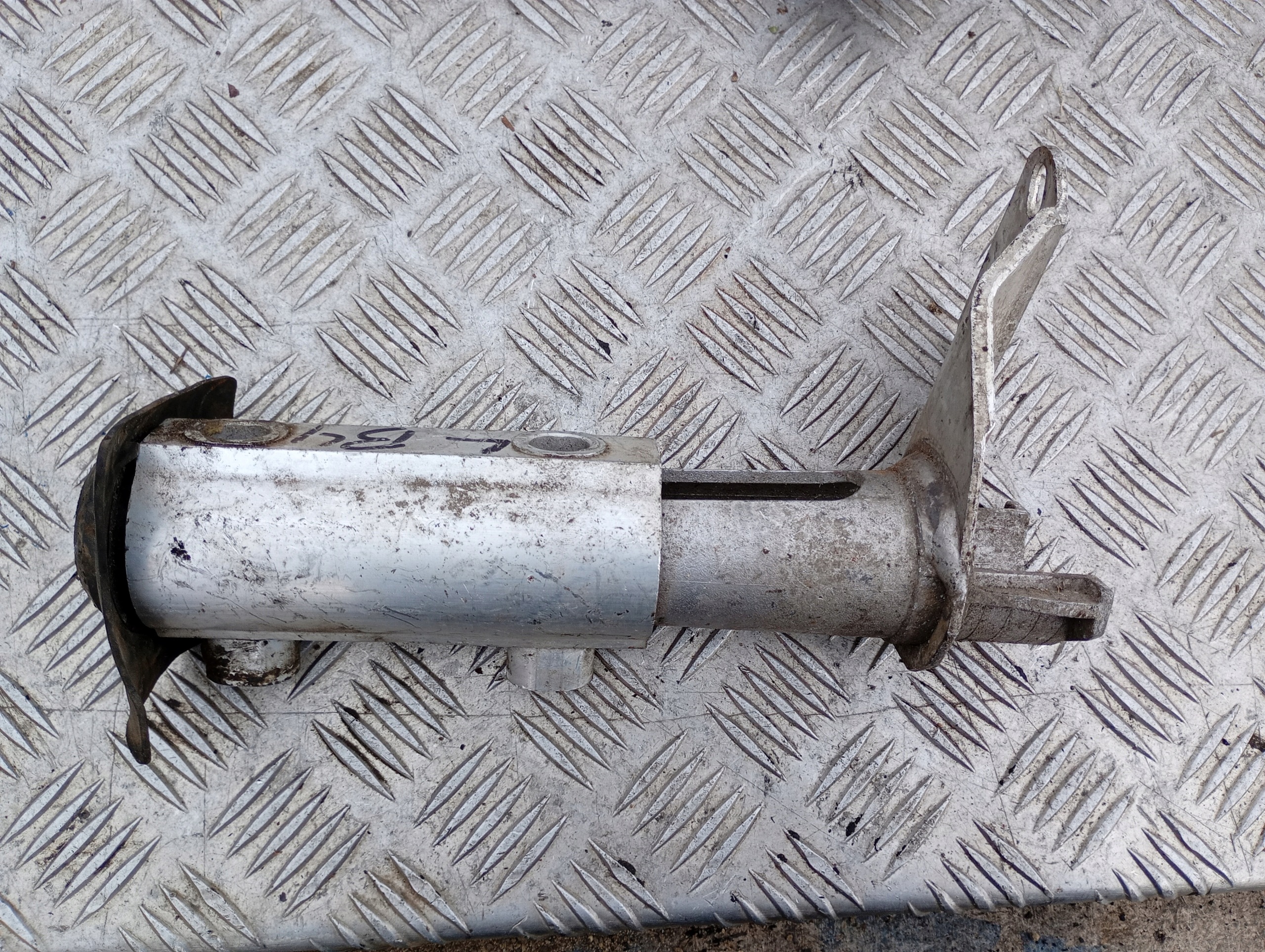 Audi 80 b4 absorber Versteifung der Stoßstange heck links oder rechts 8A0807332C