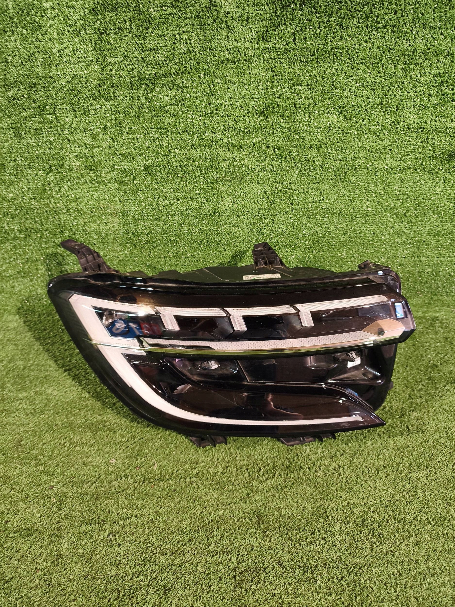 REFLEKTOR right front RENAULT AUSTRAL LED PURE VISION 22- NR.R1378