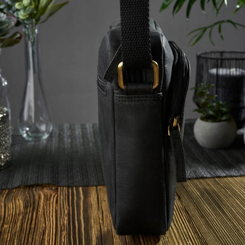 VINTAGE TOREBKA DAMSKA NA RAMIĘ CZARNA POSTARZANA Kolor czarny