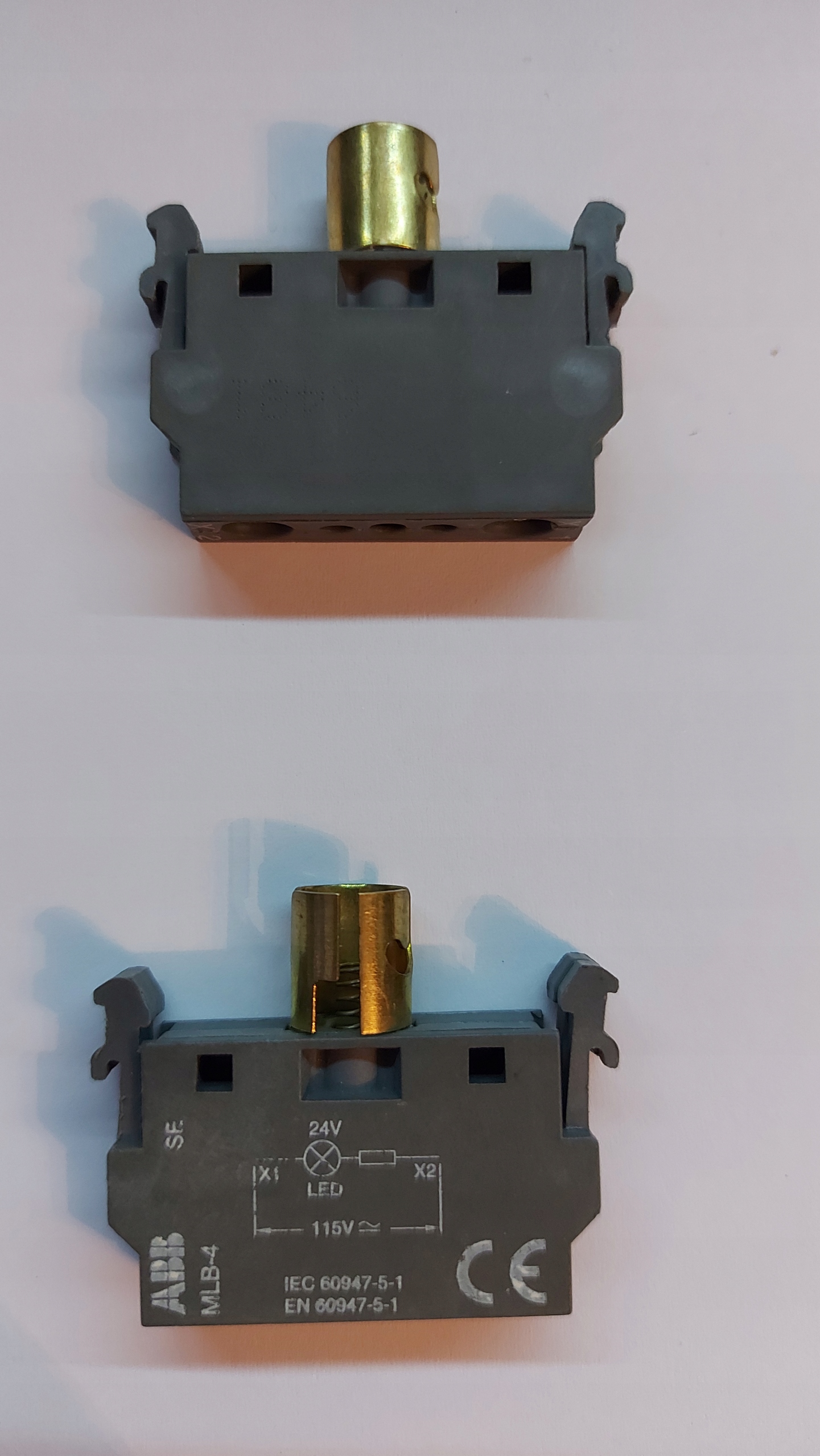 Gniazdo dla lampki na 115V AC/DC na 24V LED MLB-4 1SFA611620R1004 ABB