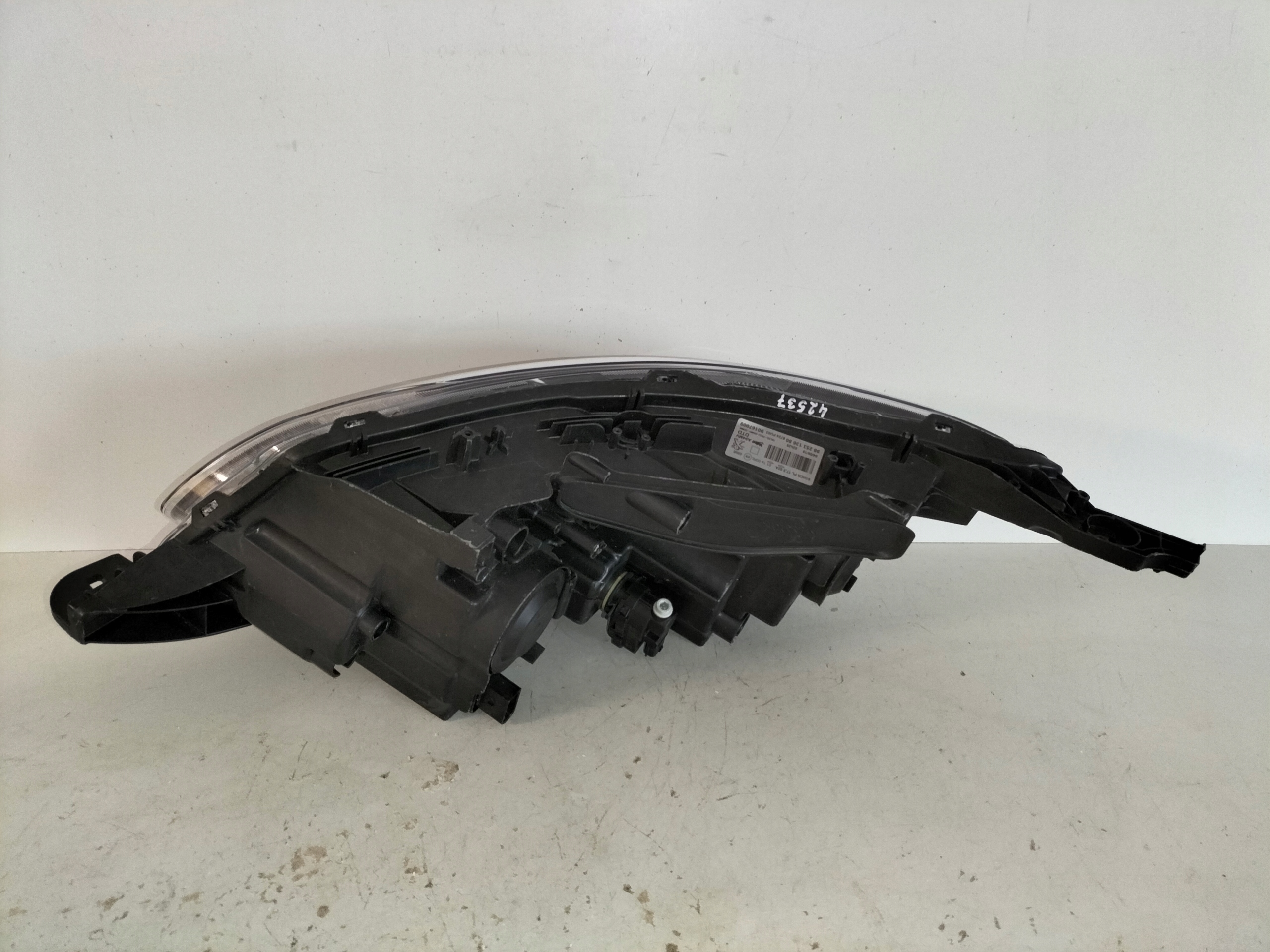 light front reflektor right PEUGEOT 2008 and LIFT 16-19