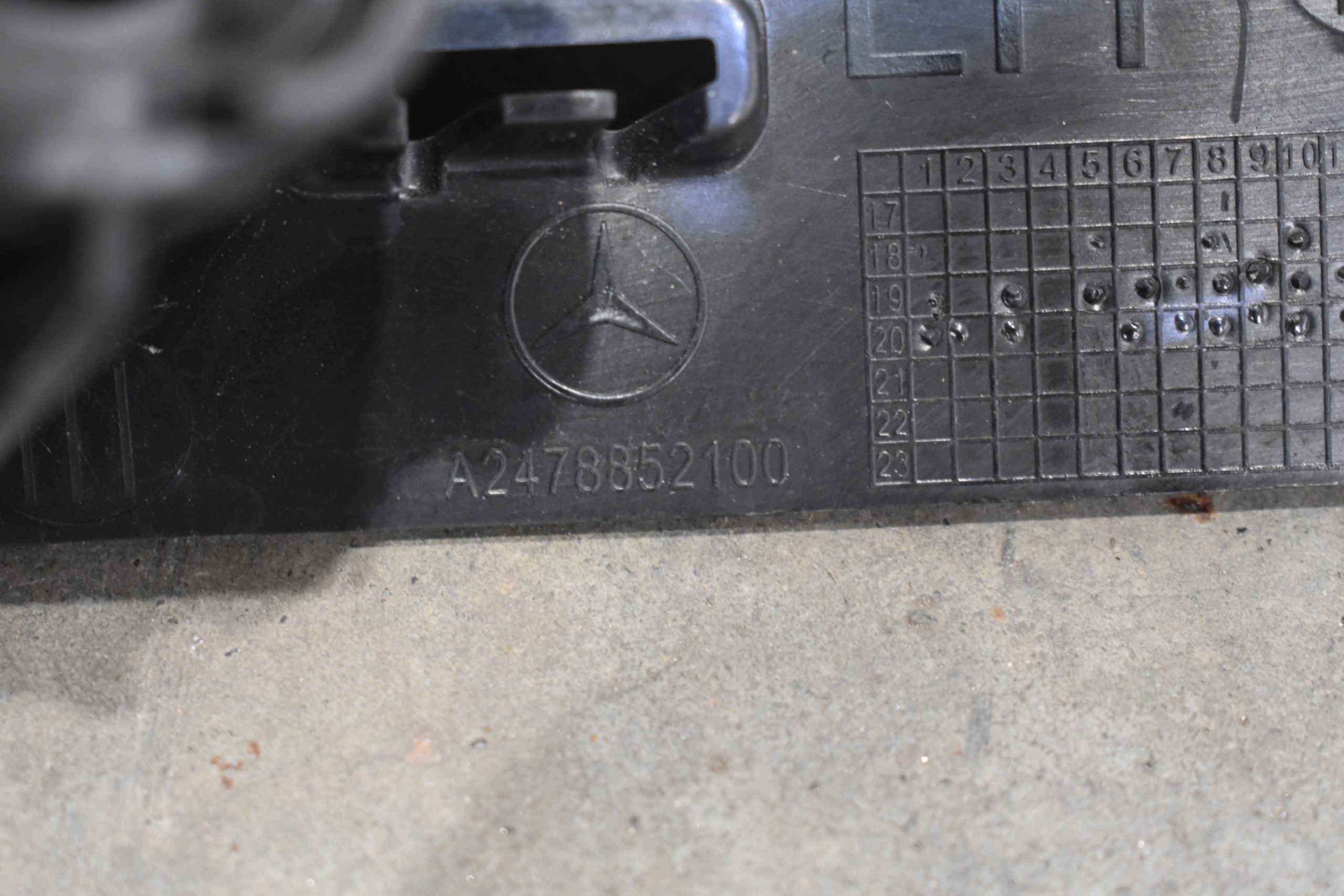 IDEALNY bumper bracket rear part rear left MERCEDES GLB X247 1