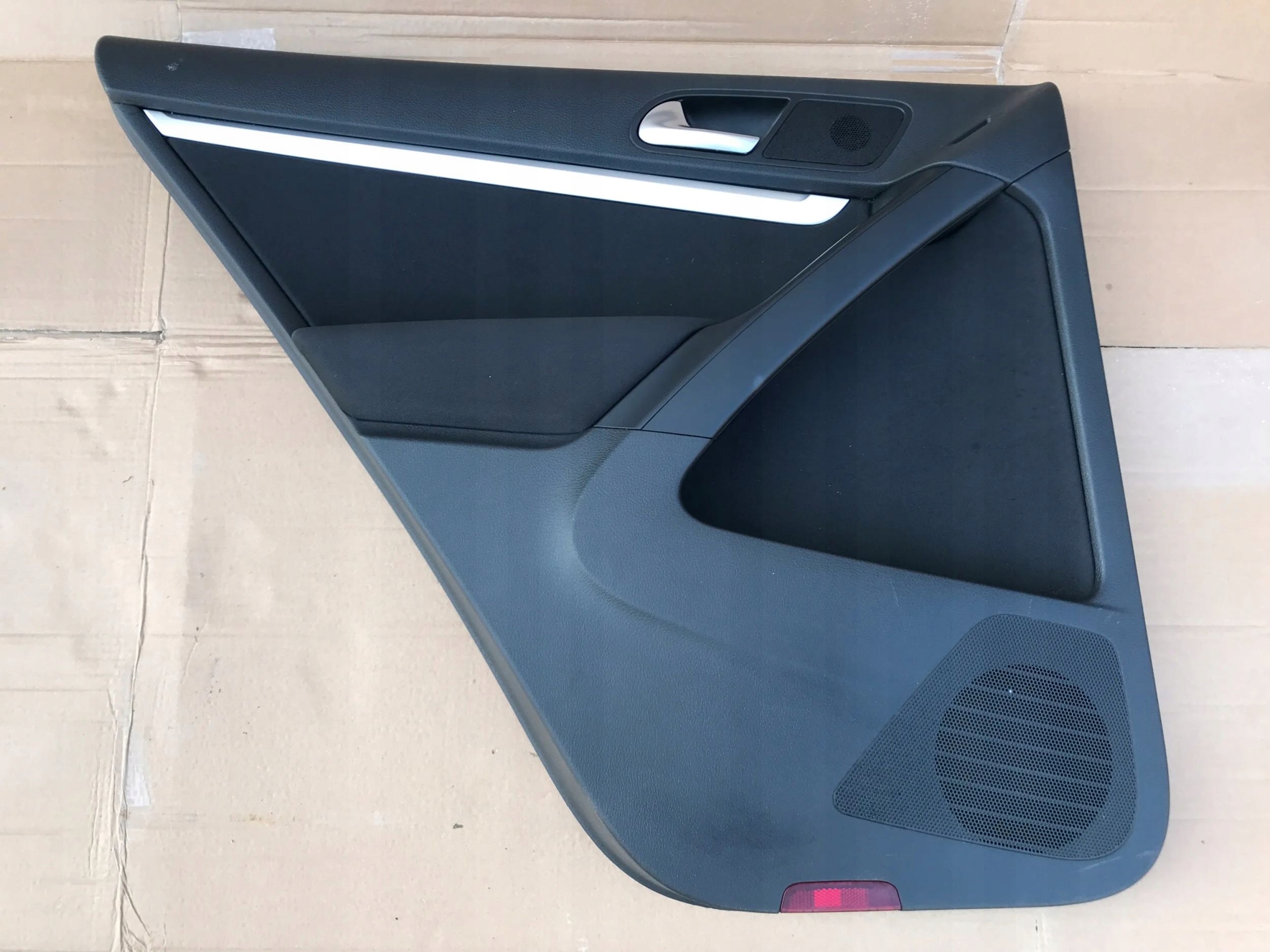 side upholstery left rear part TIGUAN LIFT 5N EU 0098