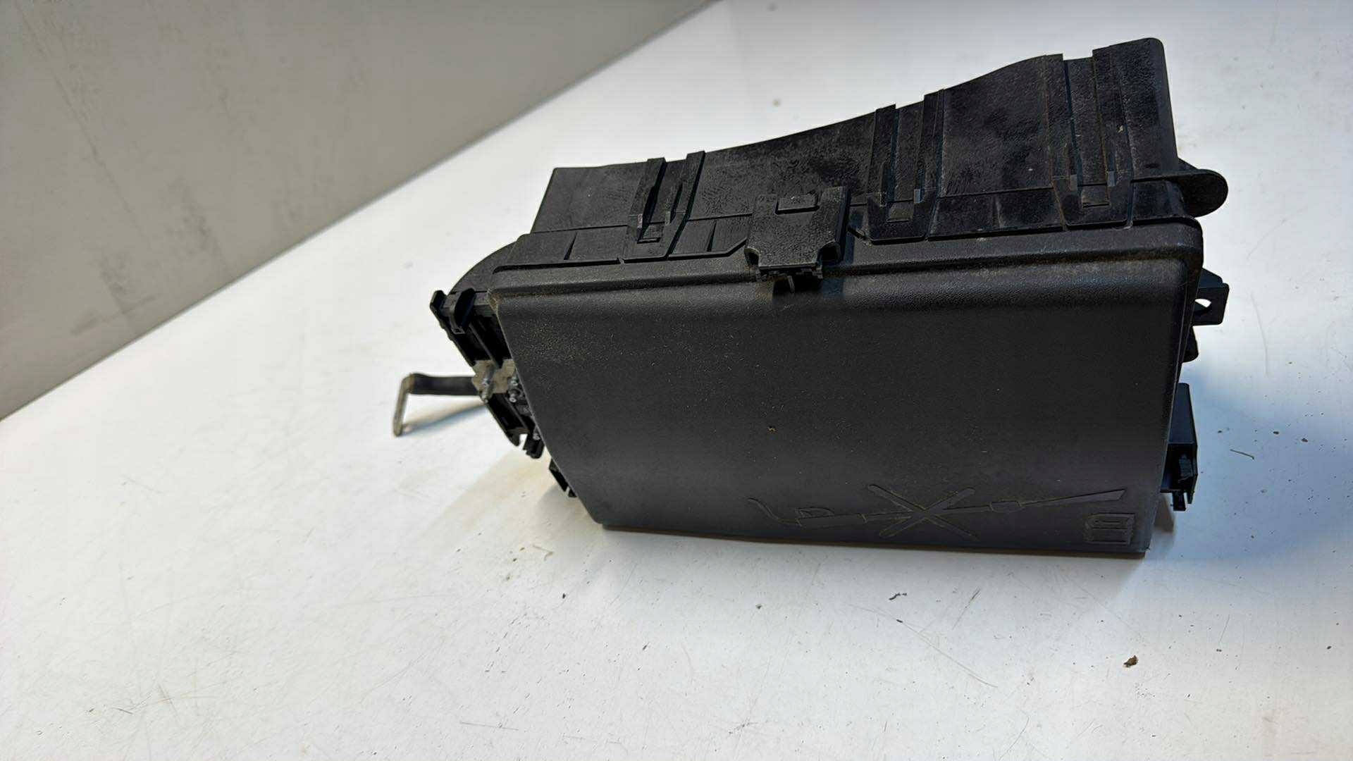 Module fusibles Opel Insignia A 13275883
