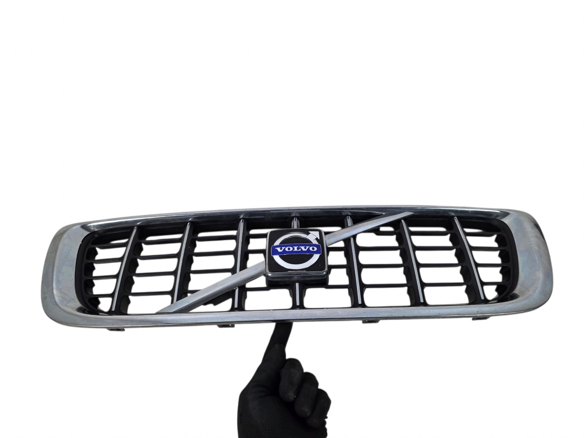 VOLVO V70 2008 grille complete original. nice 31255500