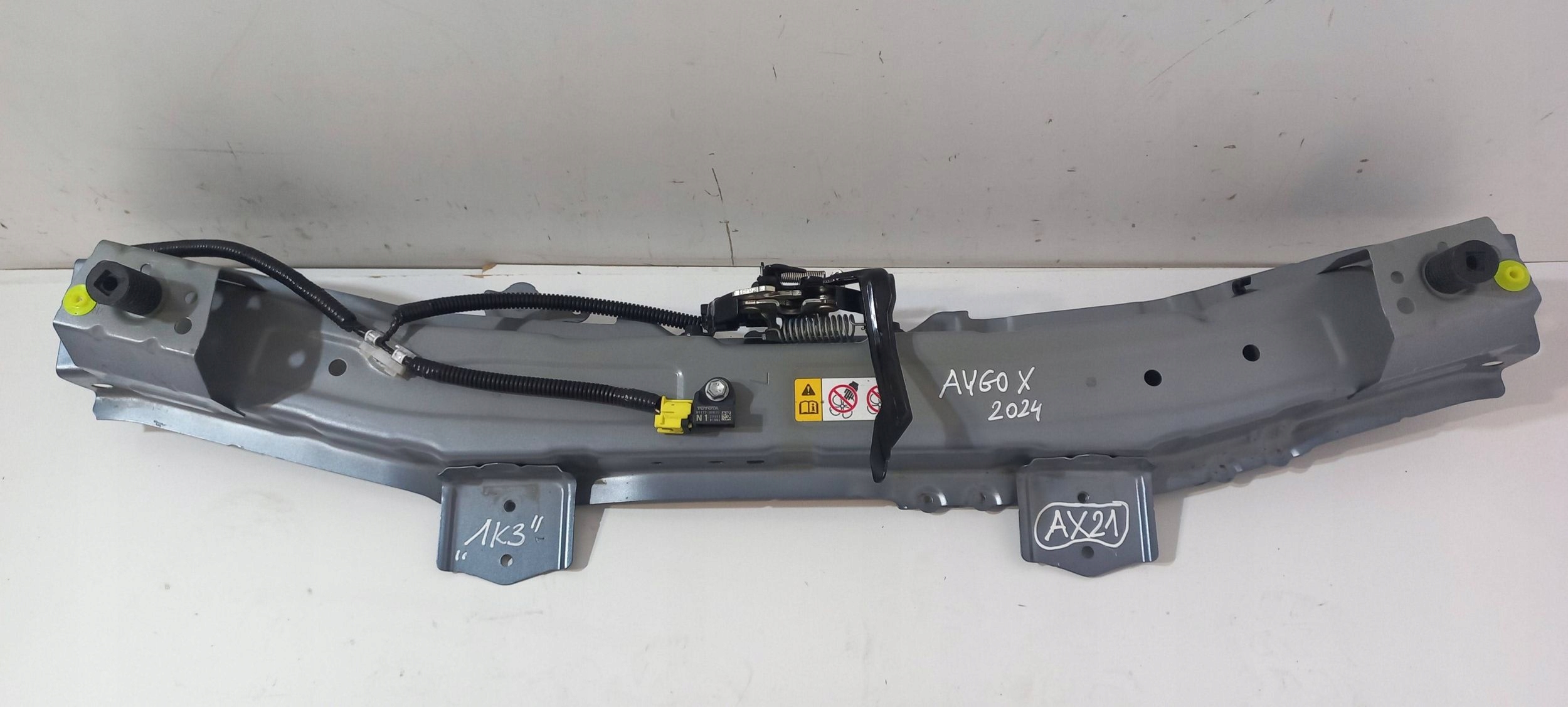 Toyota Aygo X 2024 1K3 support panel for radiators pillar upper (AX21)