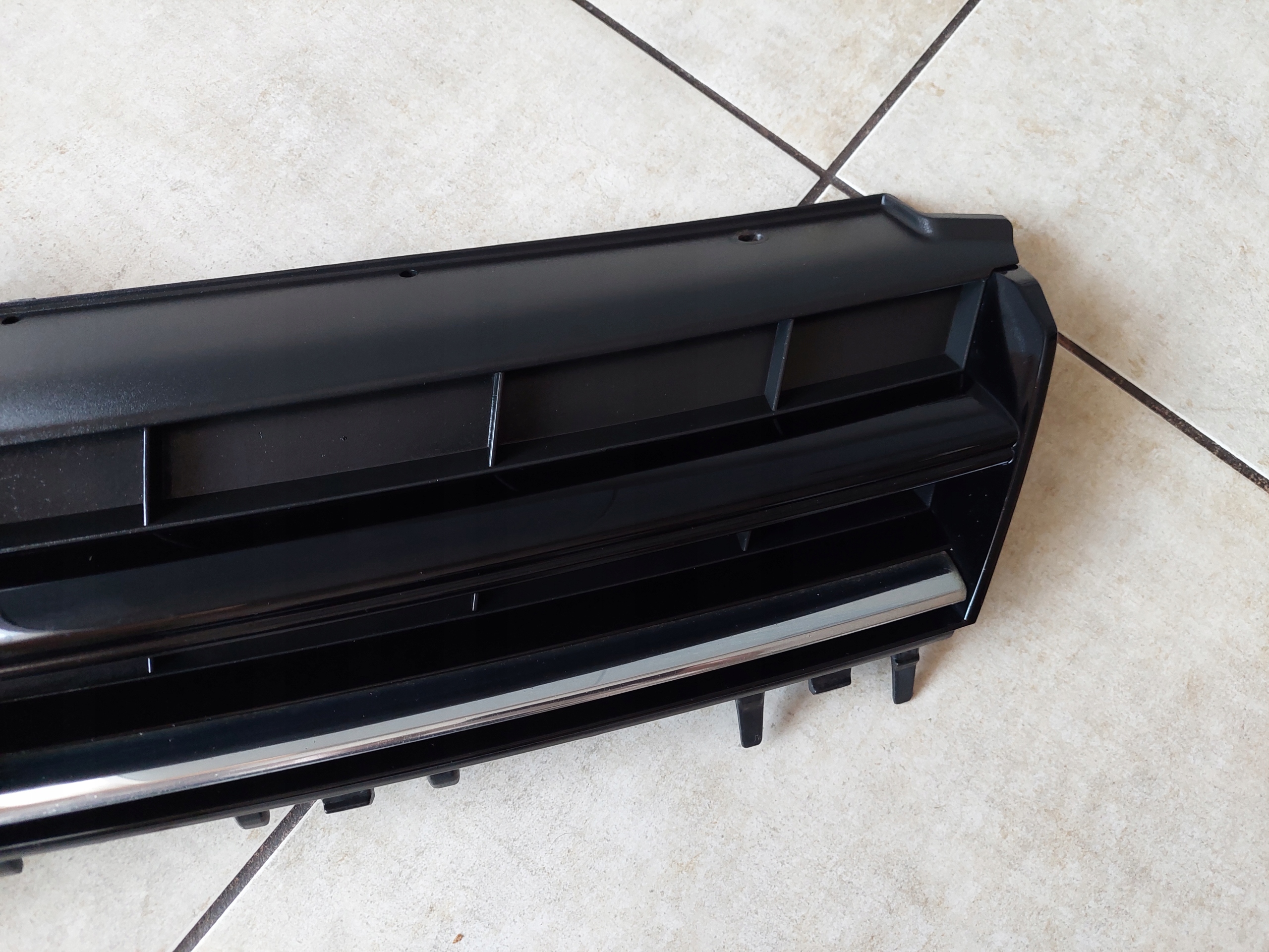 VW Golf V Kühlergrill FRONTGRILL Kühlergitter 5G0853653E - Thumbnail 6