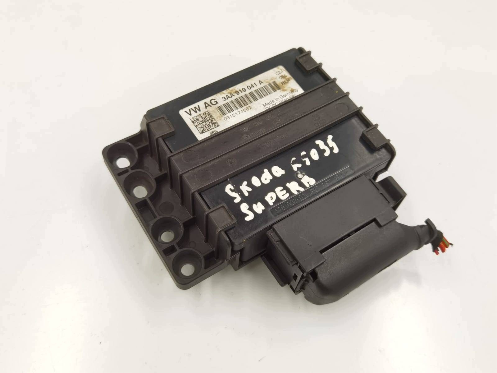 unité de commande électronique uce de tension Skoda Superb 2 facelift 3T 2014 3AA919041A