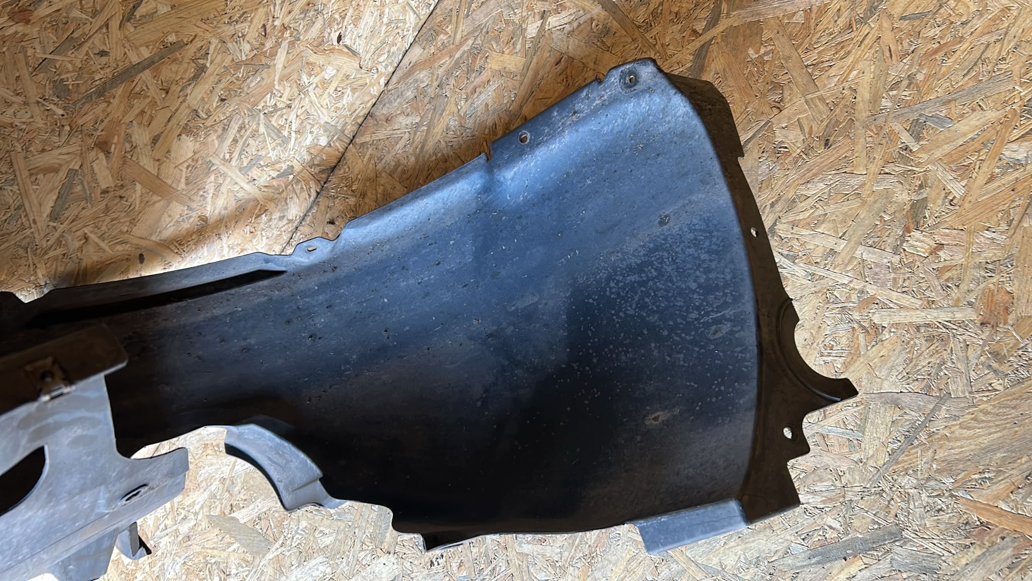 podblatník ľavé ľavý predok predné VW TOURAN III