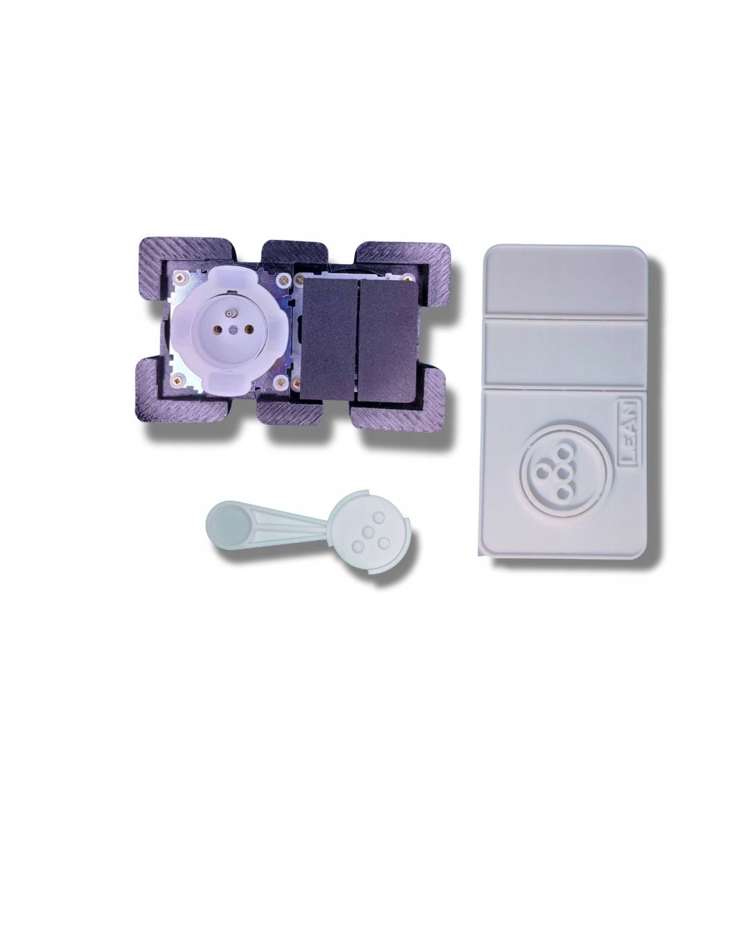 Skrytá zásuvka a dvojitý naddoskový spínač pre kuchyňu, svetlá dlažba