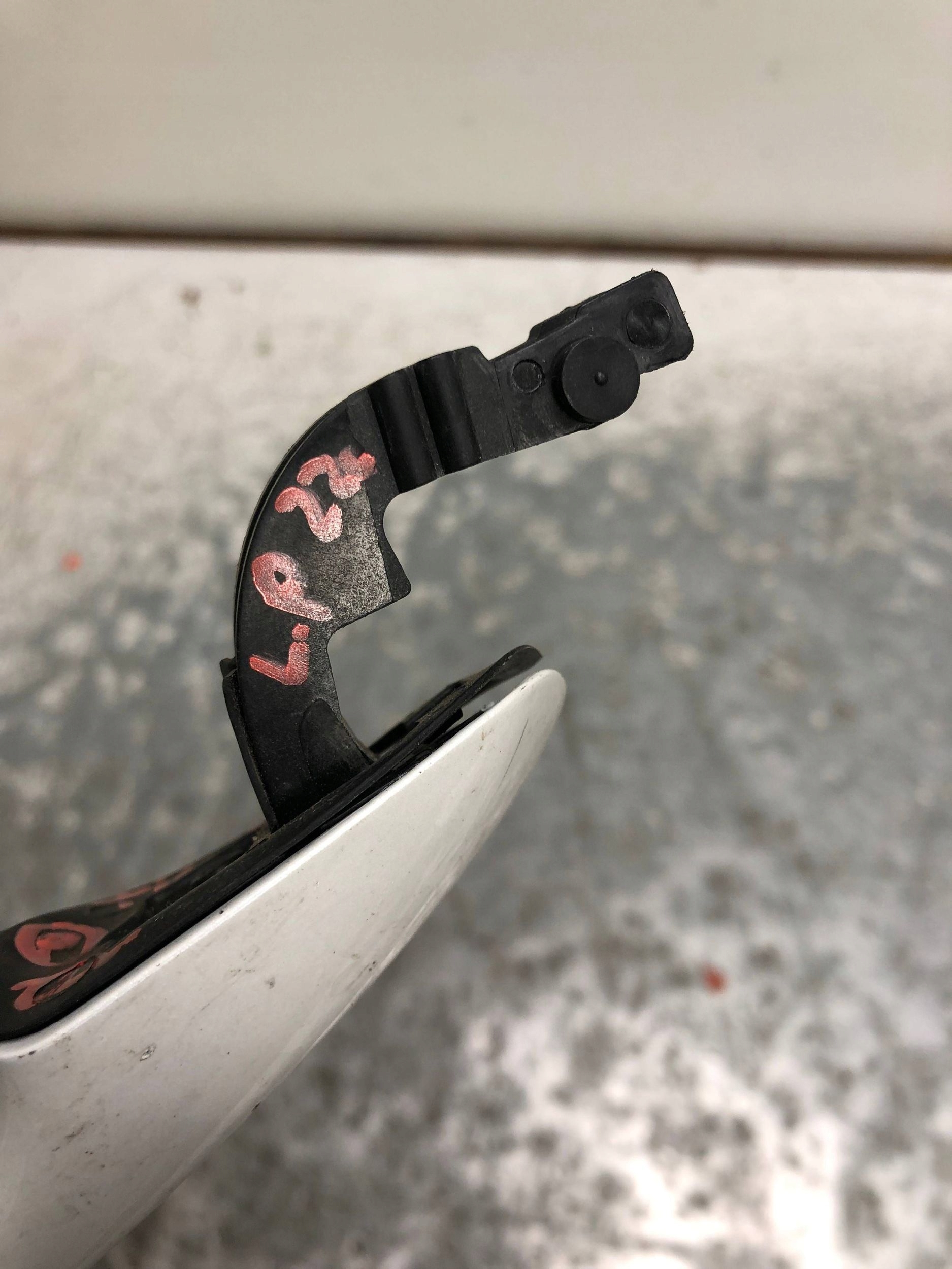 handle exterior left front VW TIGUAN ALLSPACE 5NN837205B