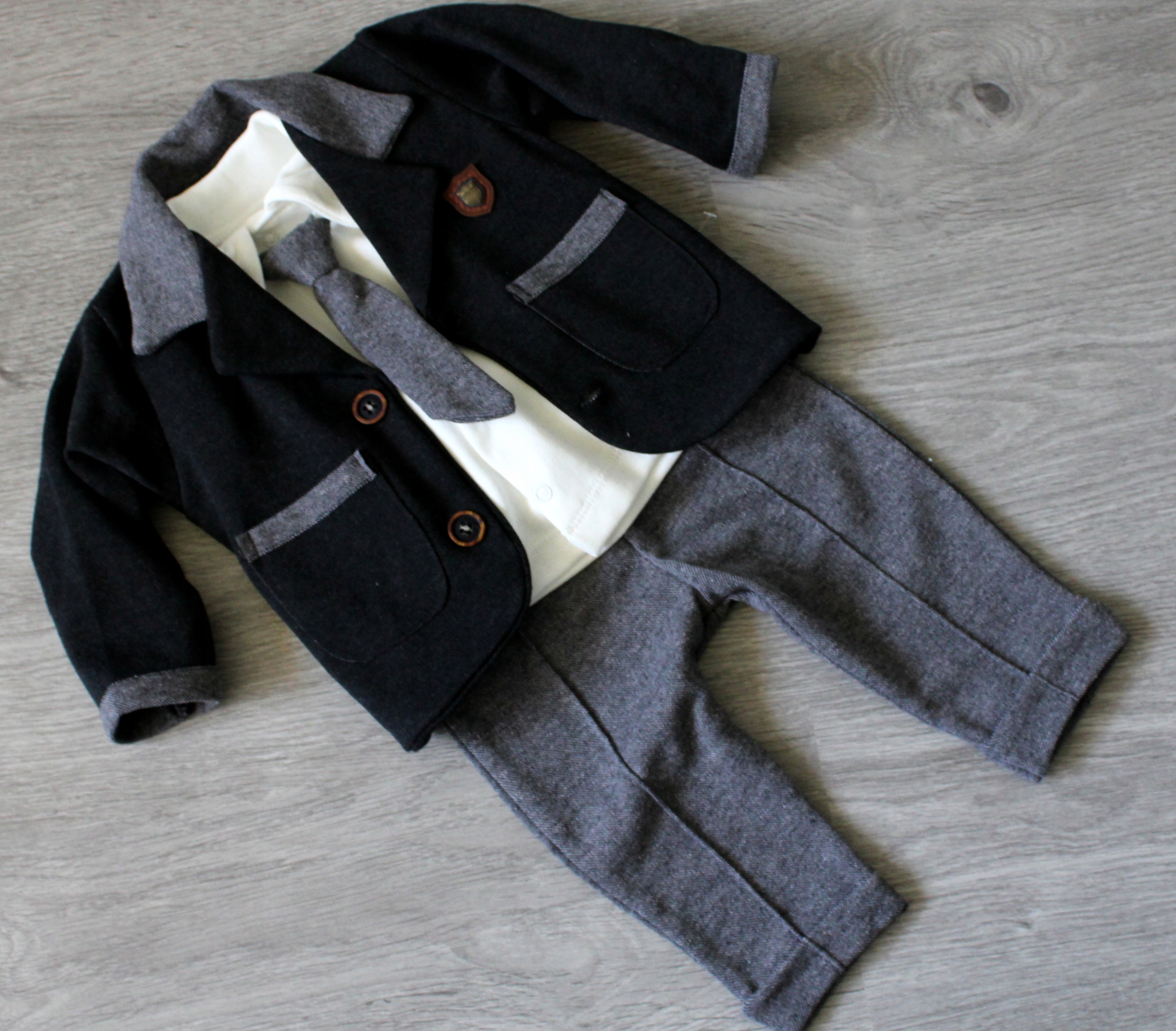 

Garnitur marynarka koszula krawat spodnie 80