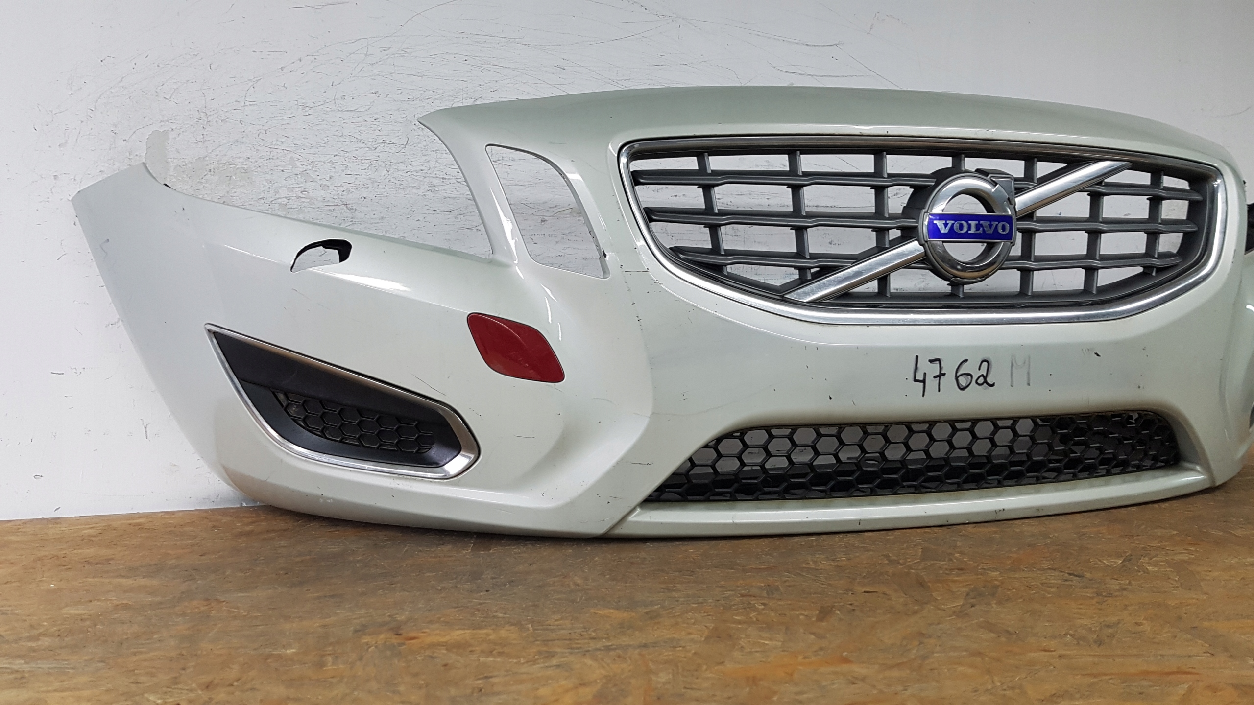 VOLVO S60 V60 2010 - nárazník předek 4762