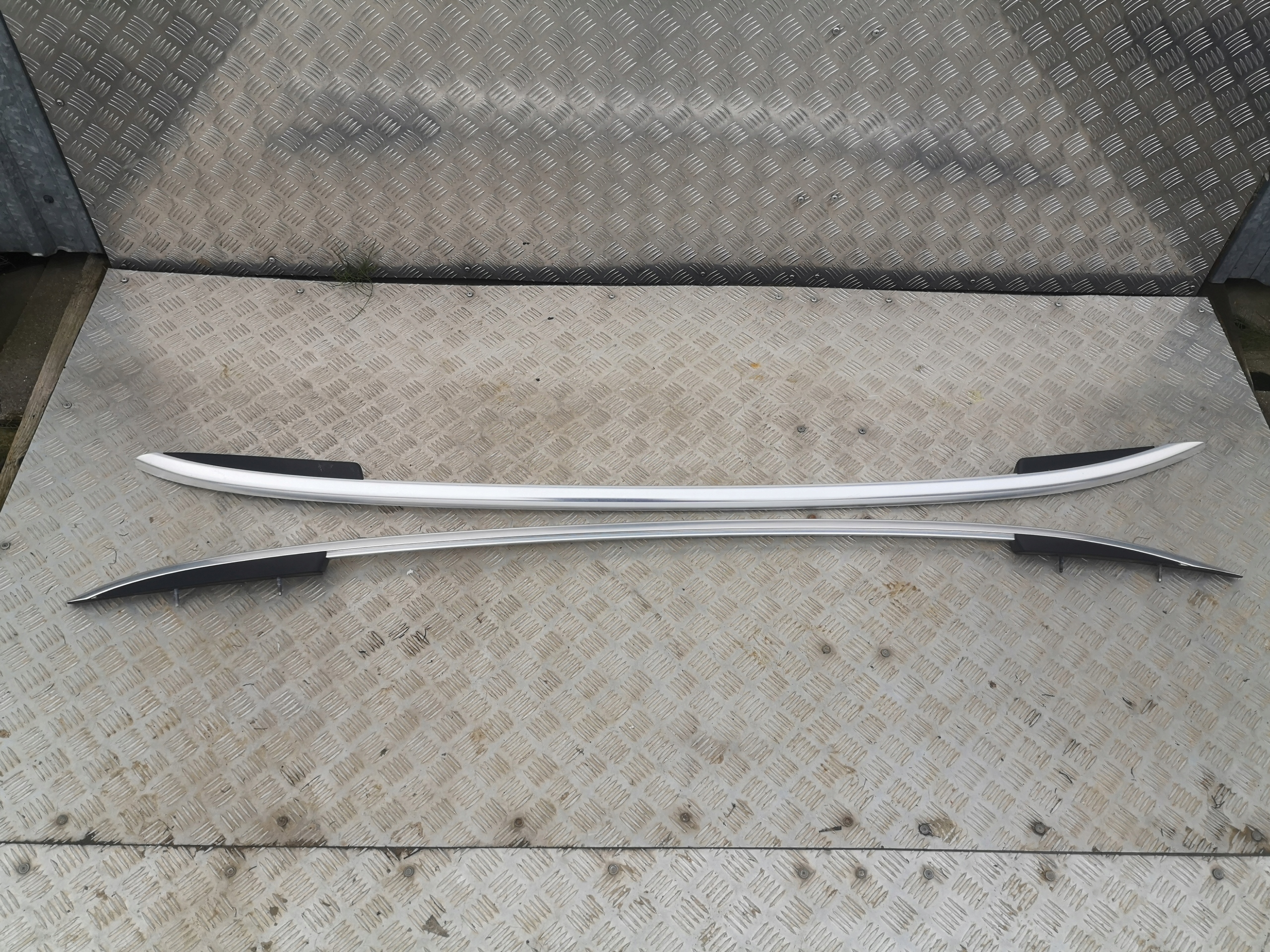 VW TIGUAN 5N0 07-15 R RELINGI DACHOWE Producent części Volkswagen OE