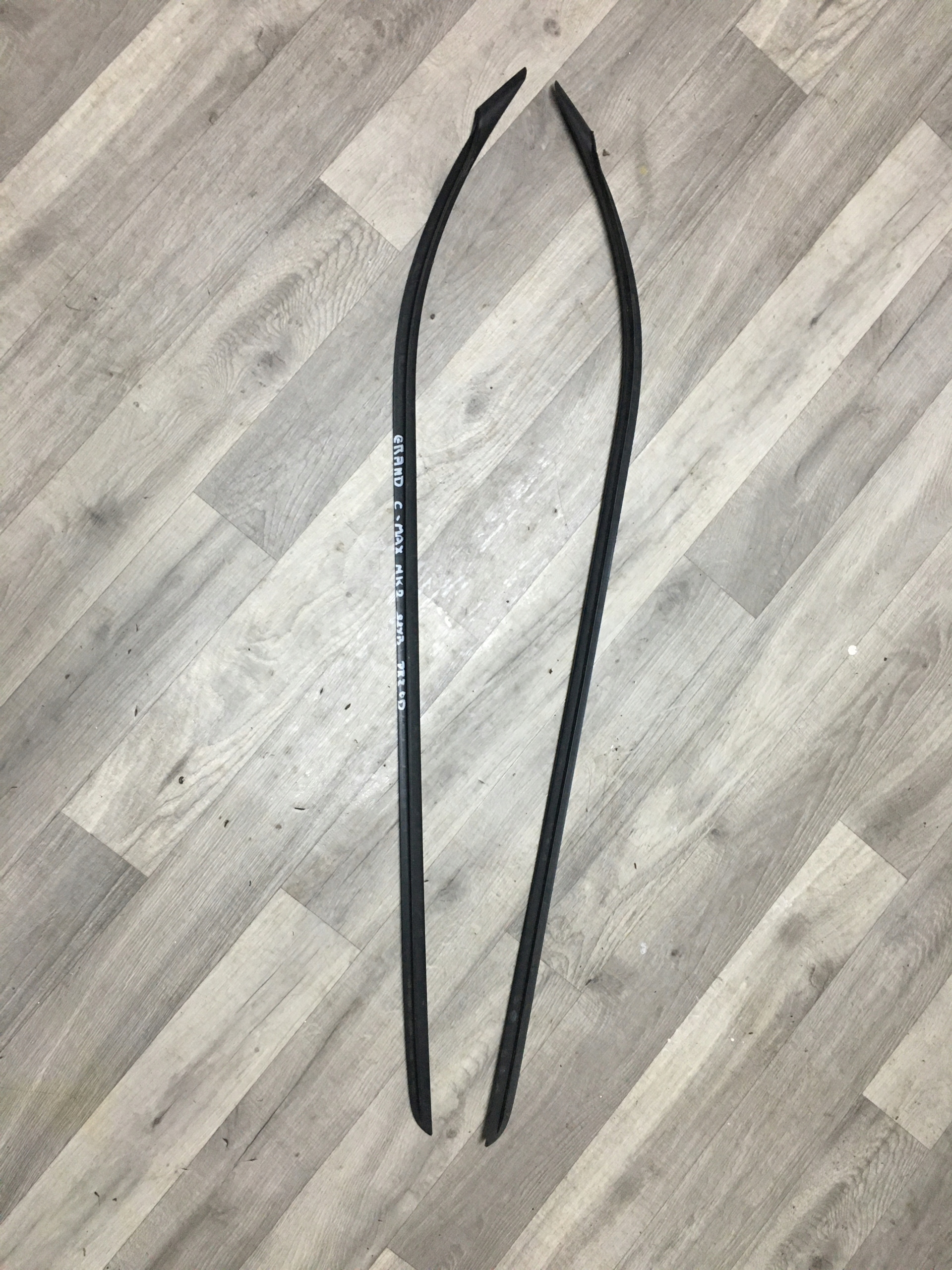 FORD C-MAX MK2 GRAND LISTWY SZYBY CZOŁOWEJ Numer katalogowy części LISTWA OSŁONA SŁUPKA SZYBY LEWY PRZÓD ZEWNĘTRZNA