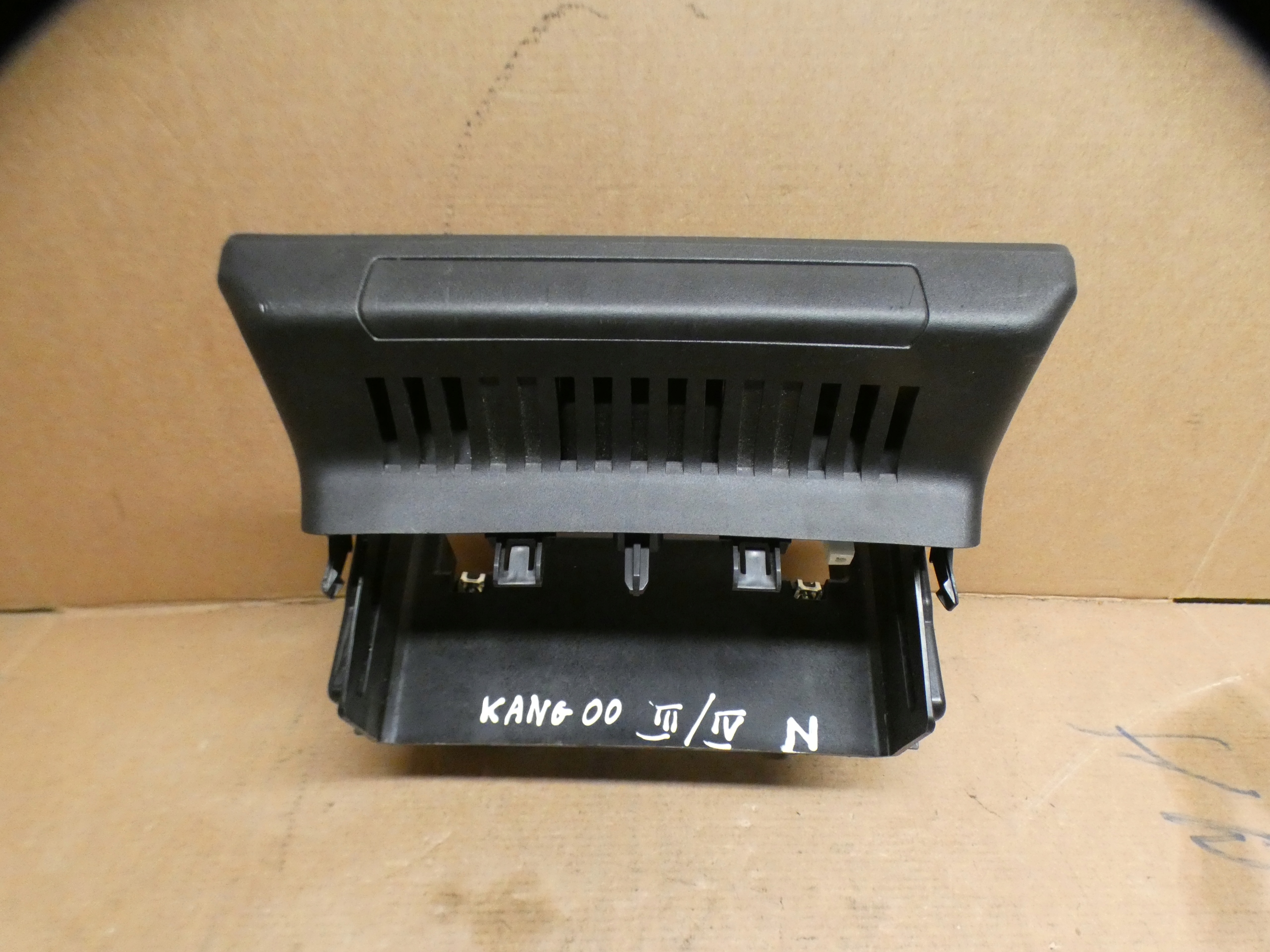 frame radia navigation devices Renault Kangoo III 4 IV 681326495R