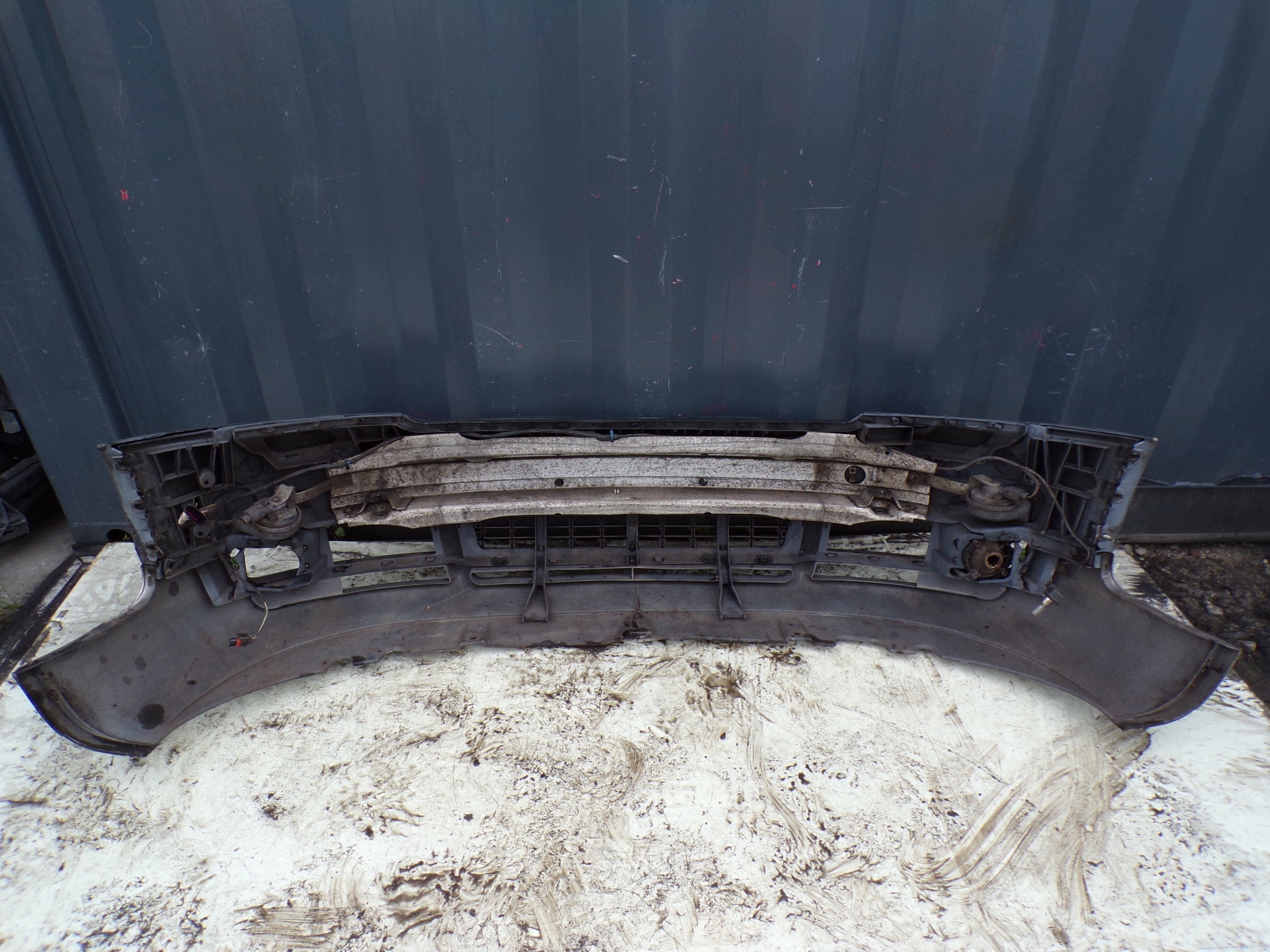 front bumper PRZODAUDI A4 B6 + sider (R1)