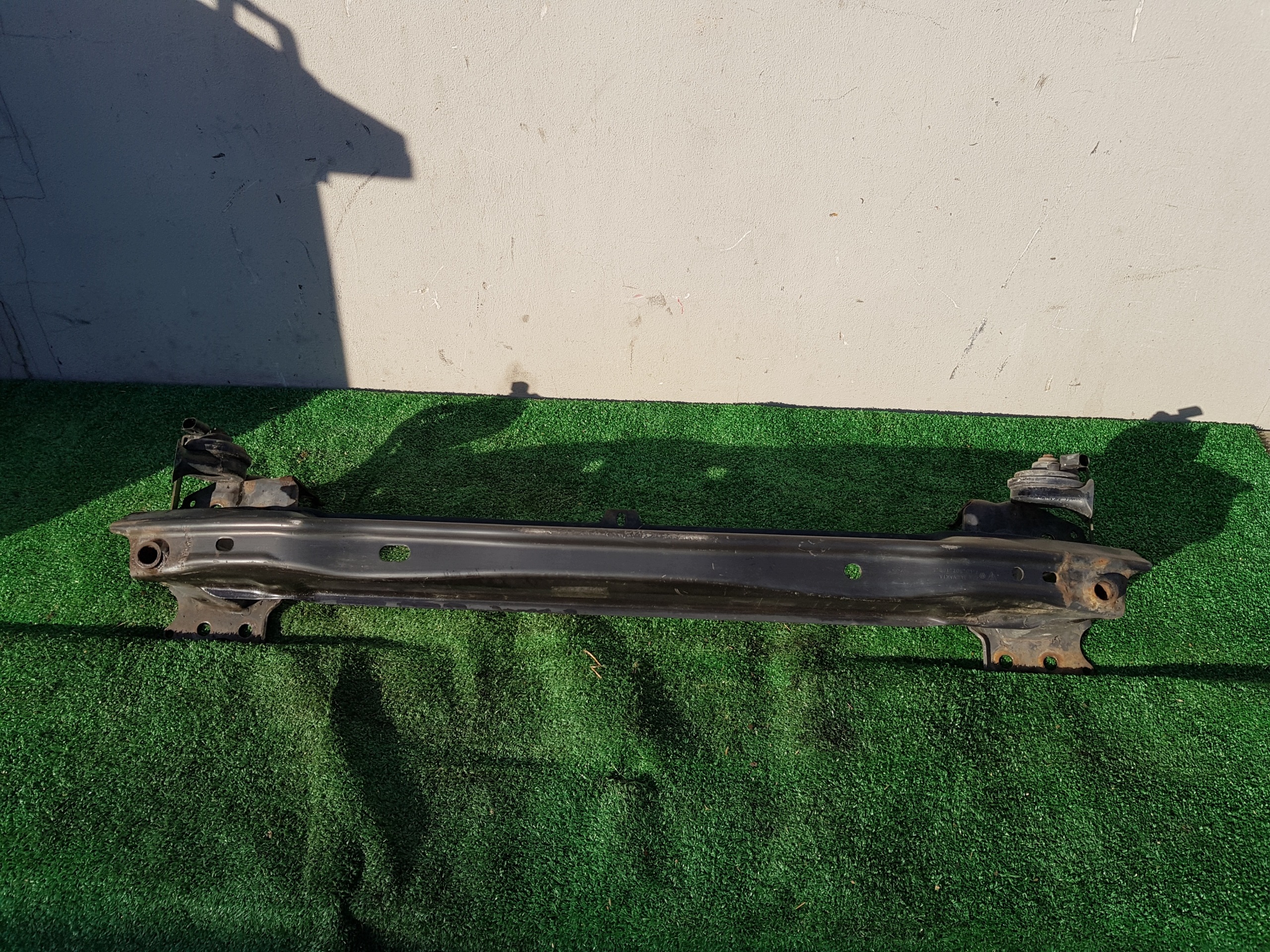 träger unter frontstoßstange VOLKSWAGEN TOUAREG 7L0807109E