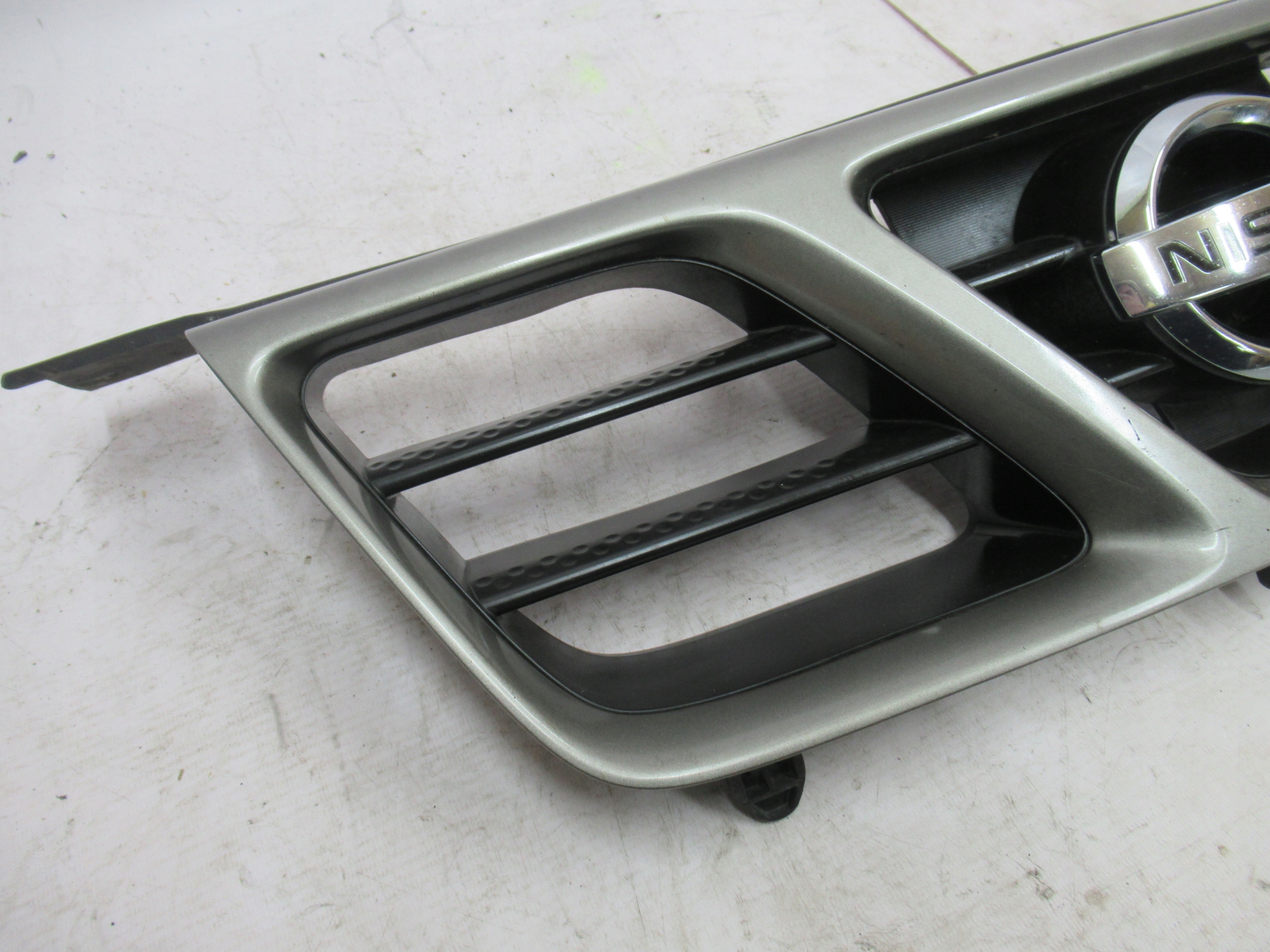 GRILLE NISSAN X TRAIL T30