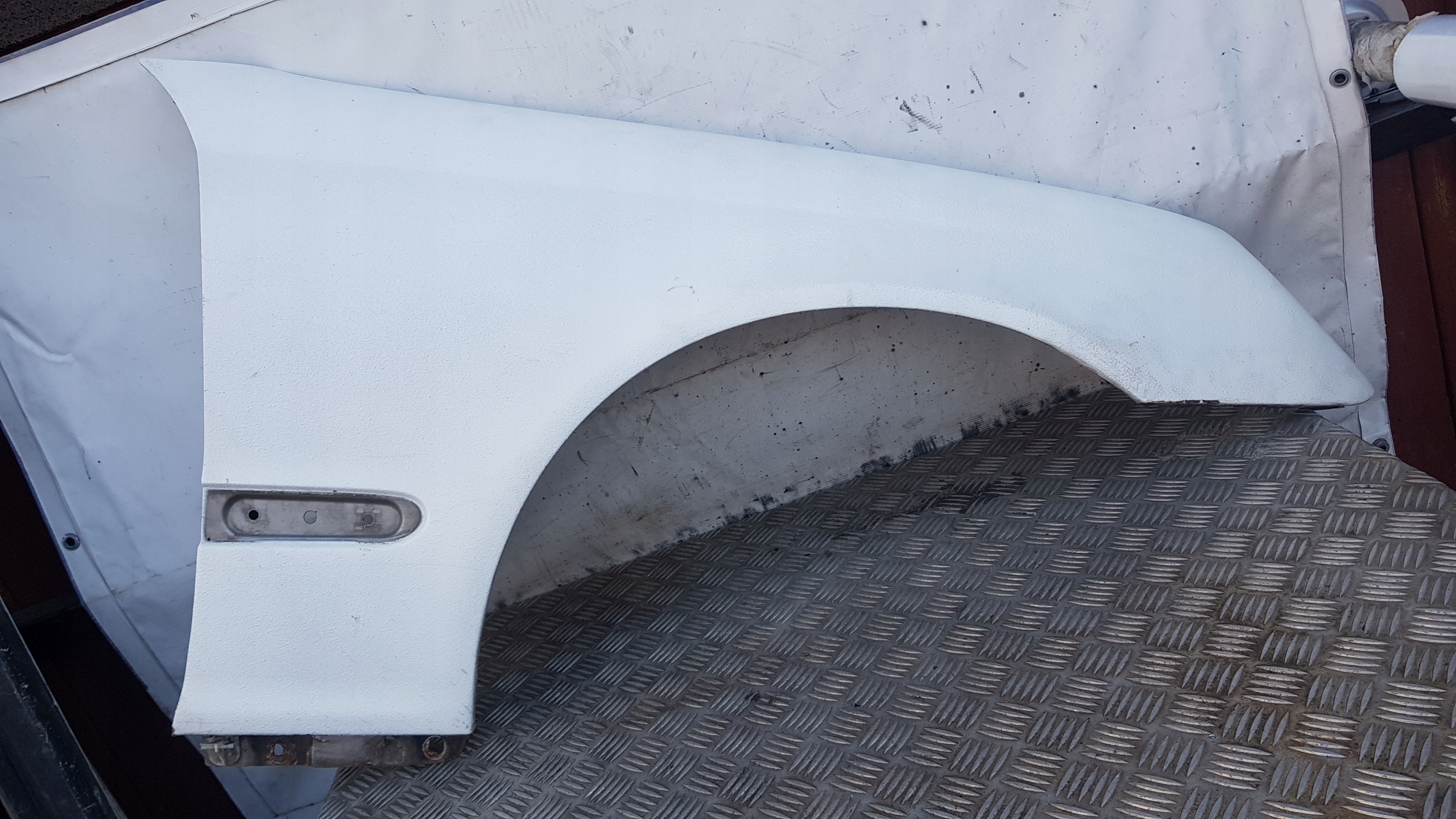 MERCEDES W203 fender right front LIFT