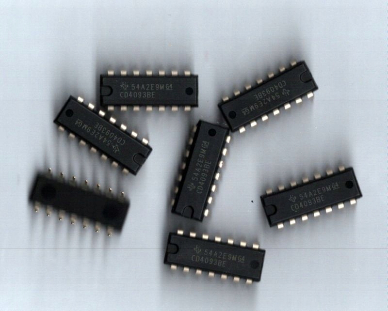 CD4093 CD4093BE DIL14 ИНТЕГРАЛЬНАЯ СХЕМА (5 ШТ.)