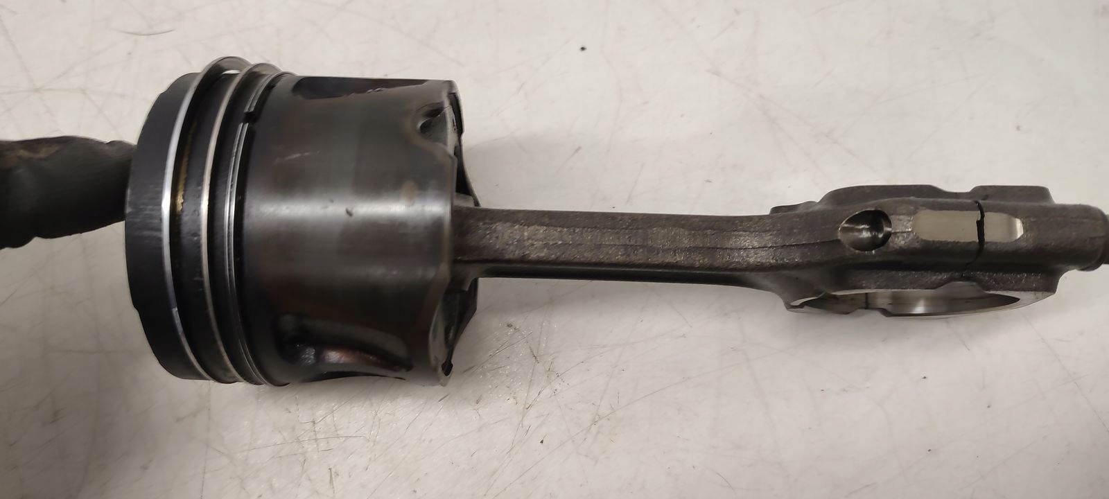 piston connecting rod A20DTH Opel Insignia A 2,0 CDTI