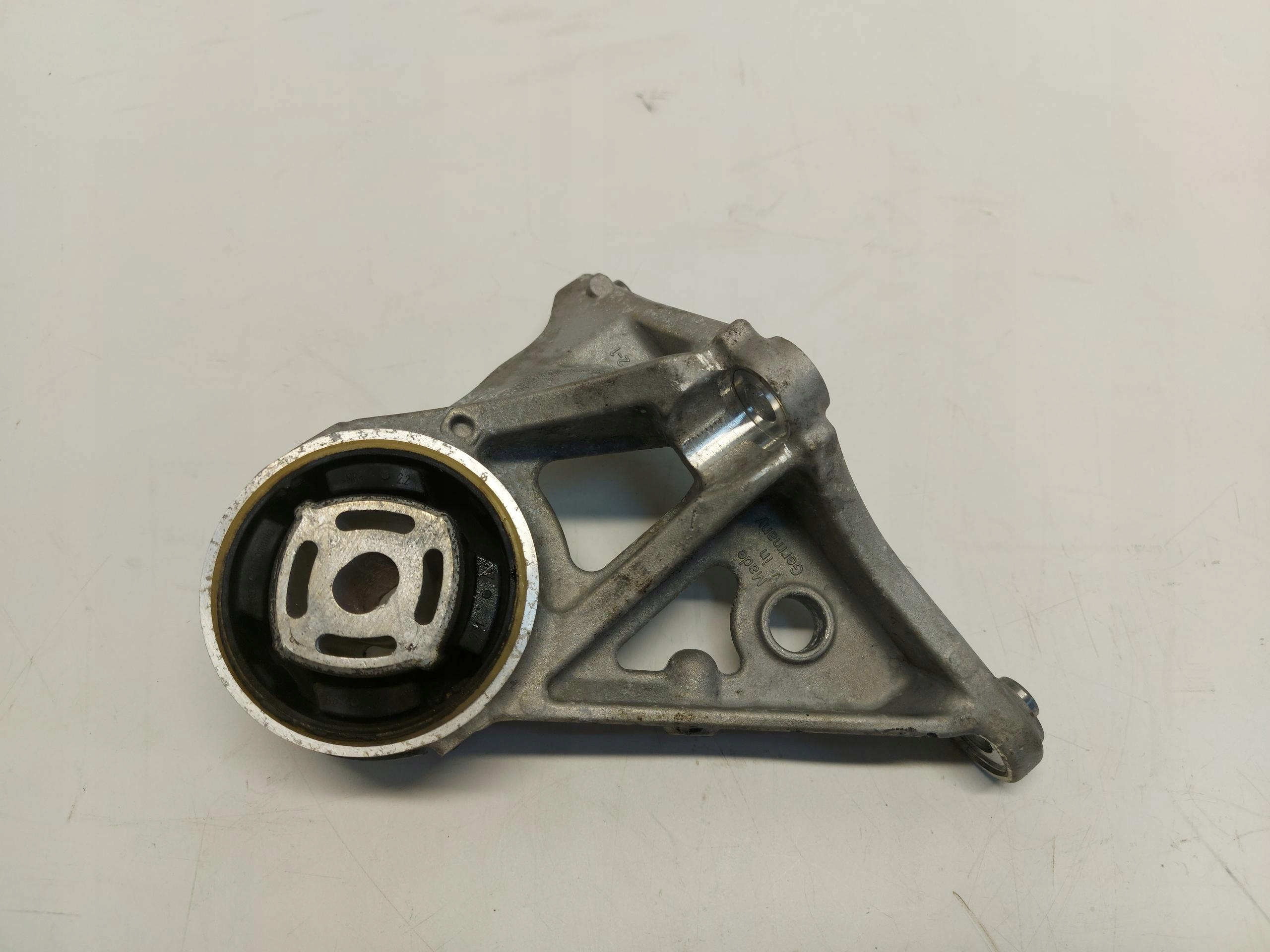 Porsche Taycan 4S 9J1 2022 holder engine mount left front front