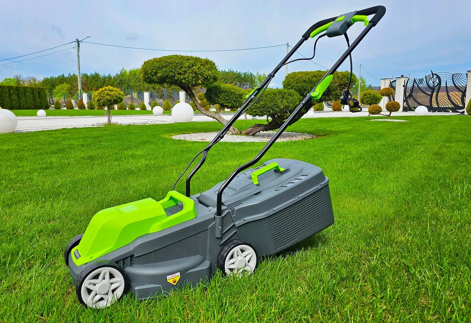 KOSIARKA elektryczna 32cm 2200W Napęd PASOWY Mega MOC 2x NOŻ agreeno AG021 Marka AGREENO