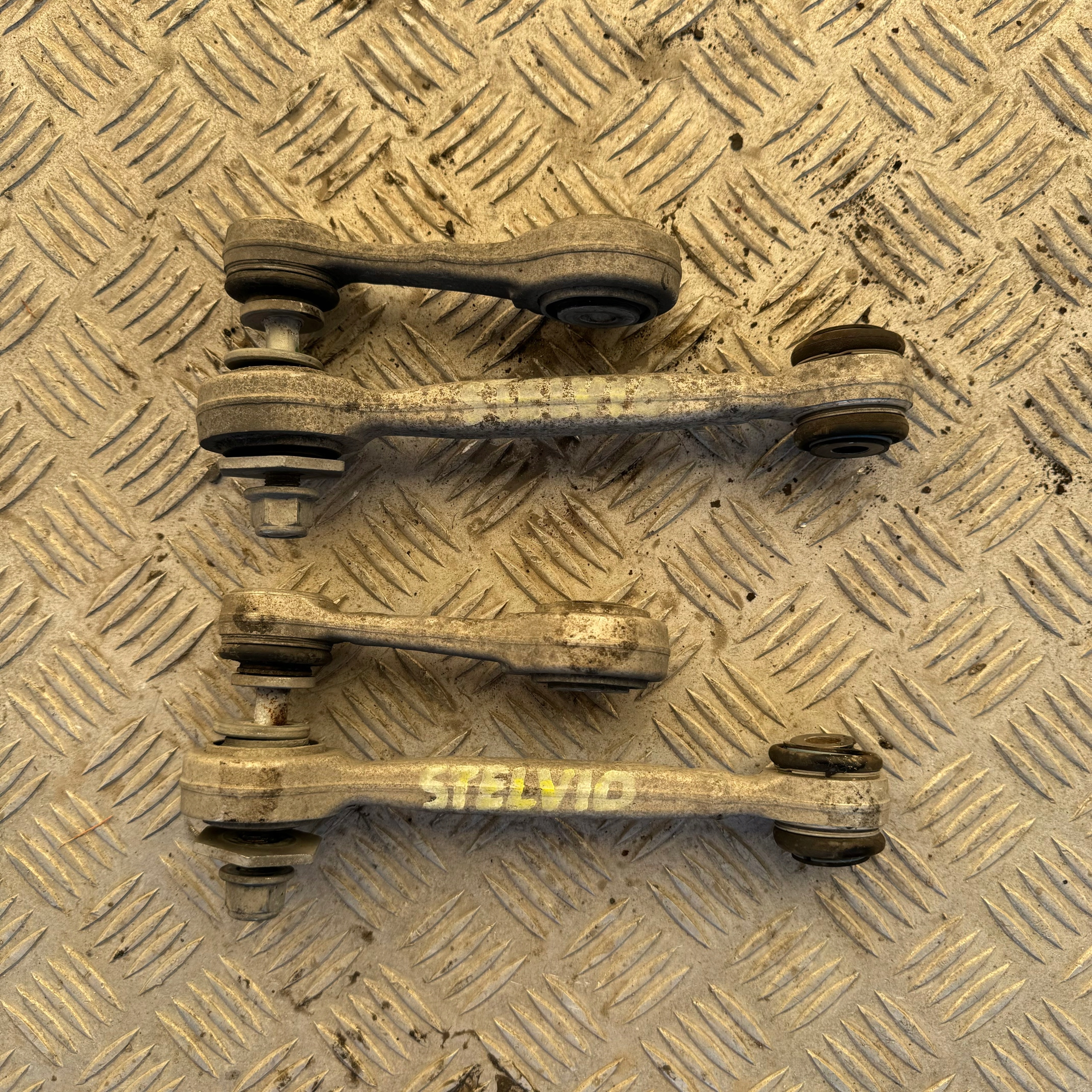 ARM REAR RIGHT LEFT ALFA ROMEO STELVIO 2.2 DIESEL 2017 ROK